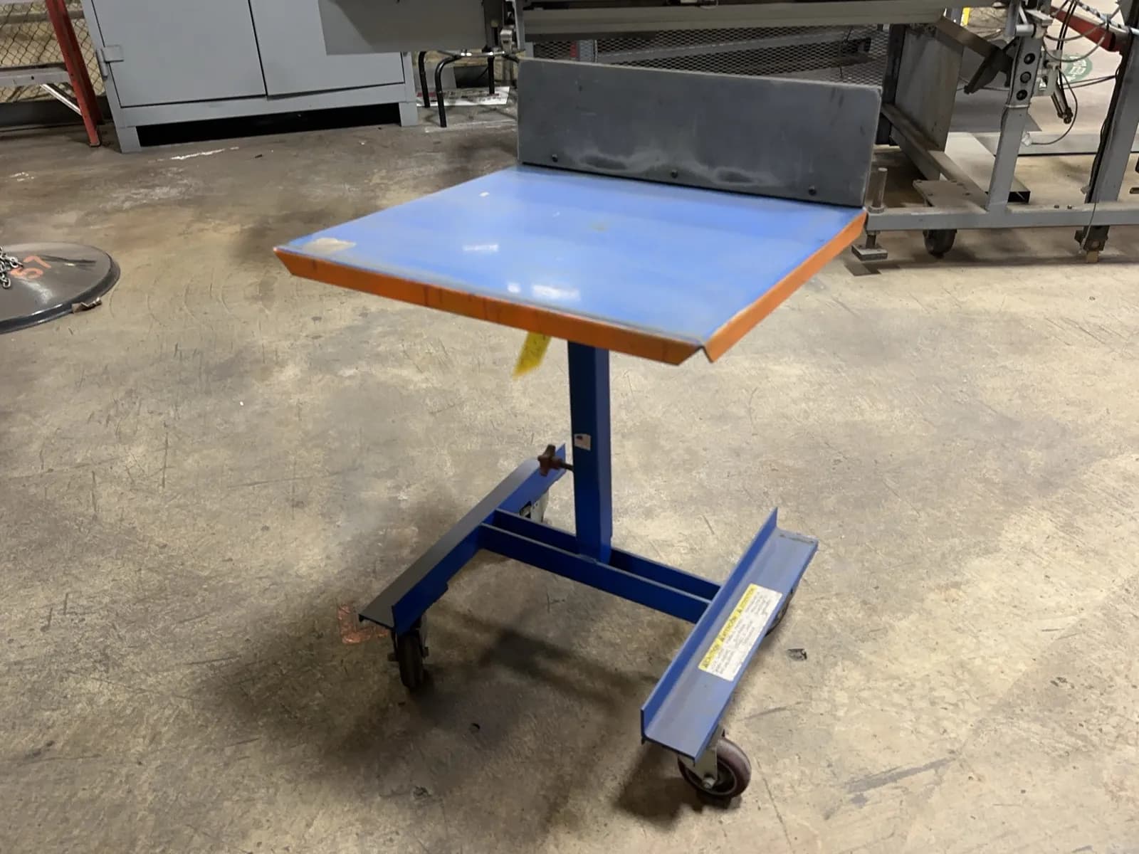 adjustable-rolling-table-mrjz8swz