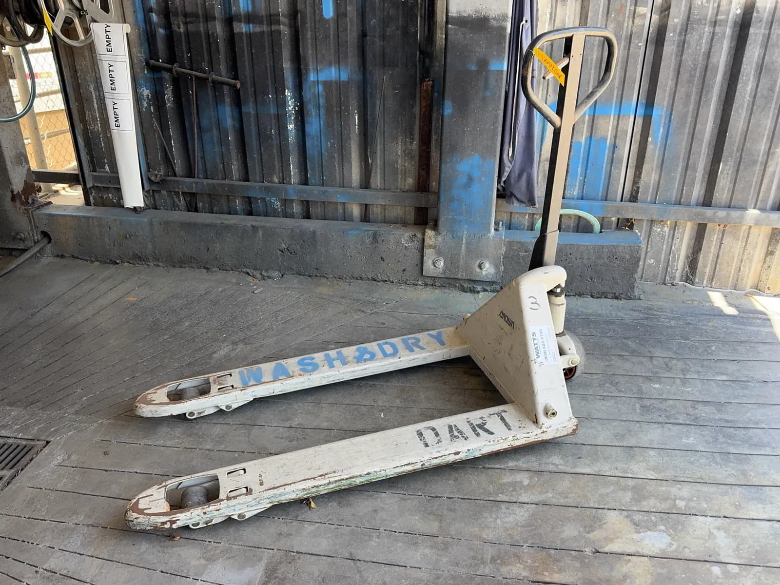 crown-pallet-jack-bdaa02
