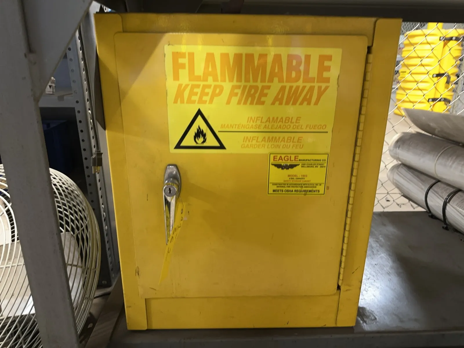 eagle-4-gallon-capacity-safety-storage-cabinet-contents-not-included-mrdq5a20