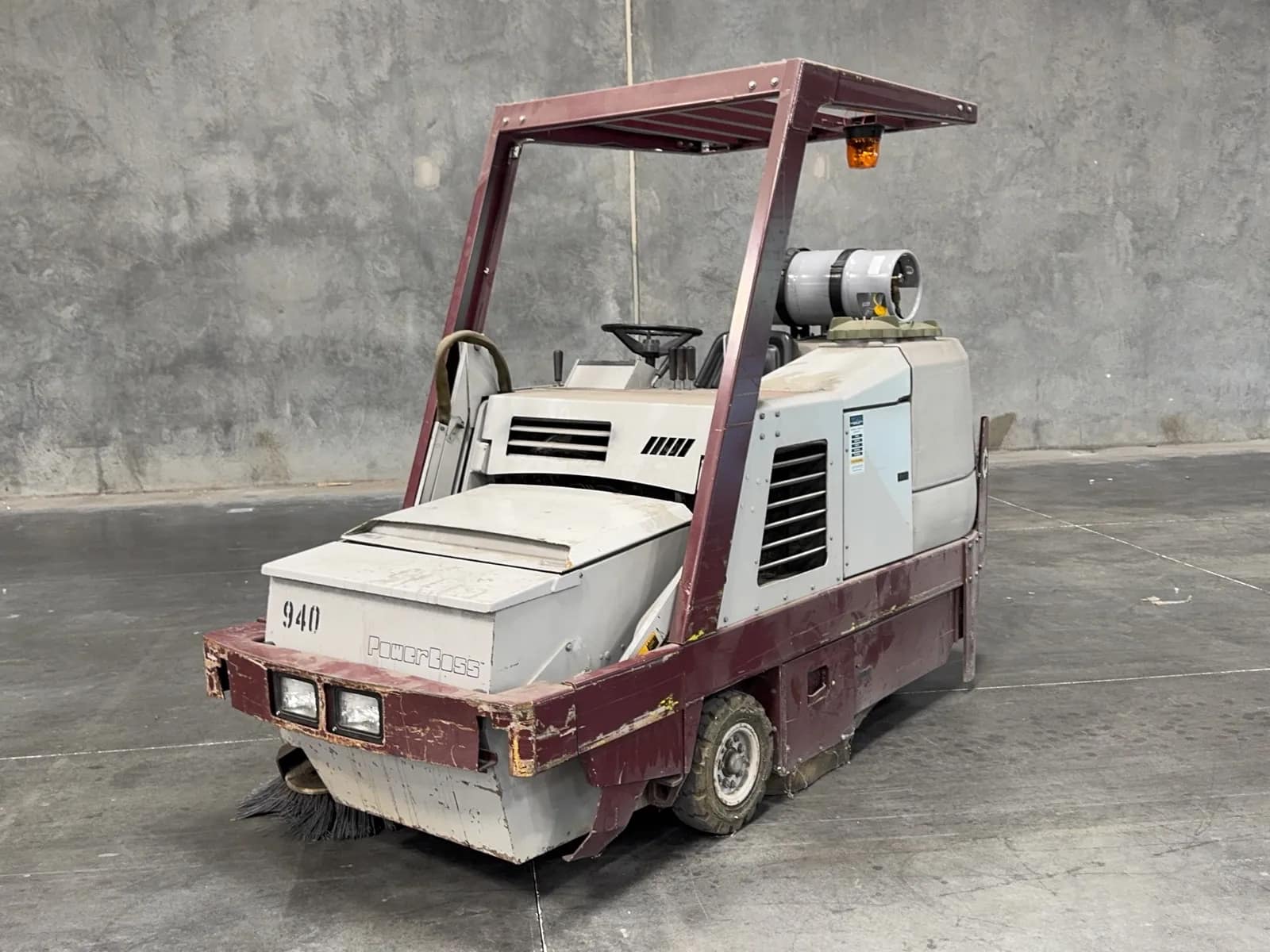 powerboss-tss-82-hd-sweeper-scrubber-eb93b2