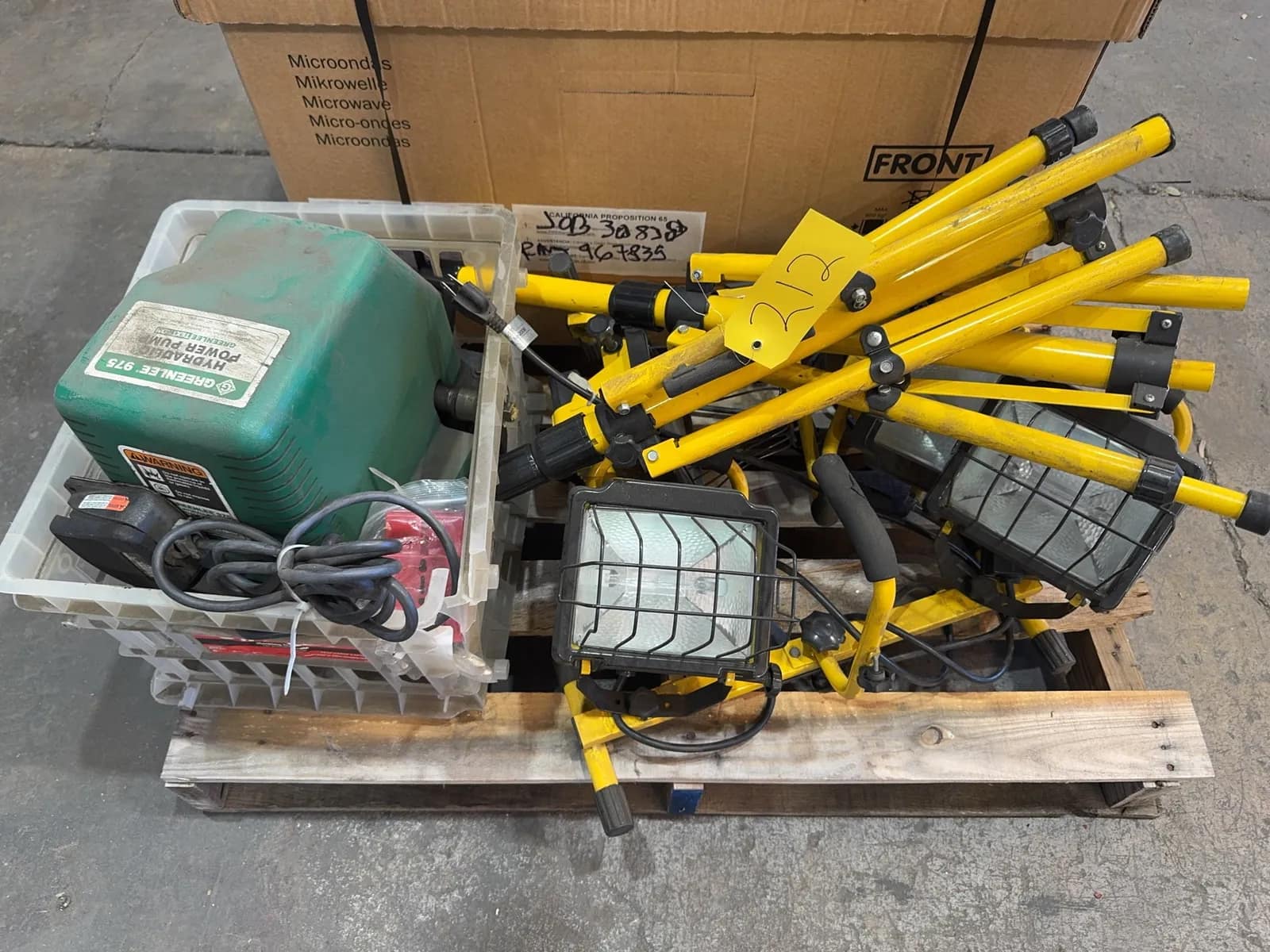 greenlee-975-hydraulic-power-pump-and-2-work-lights-574dd8