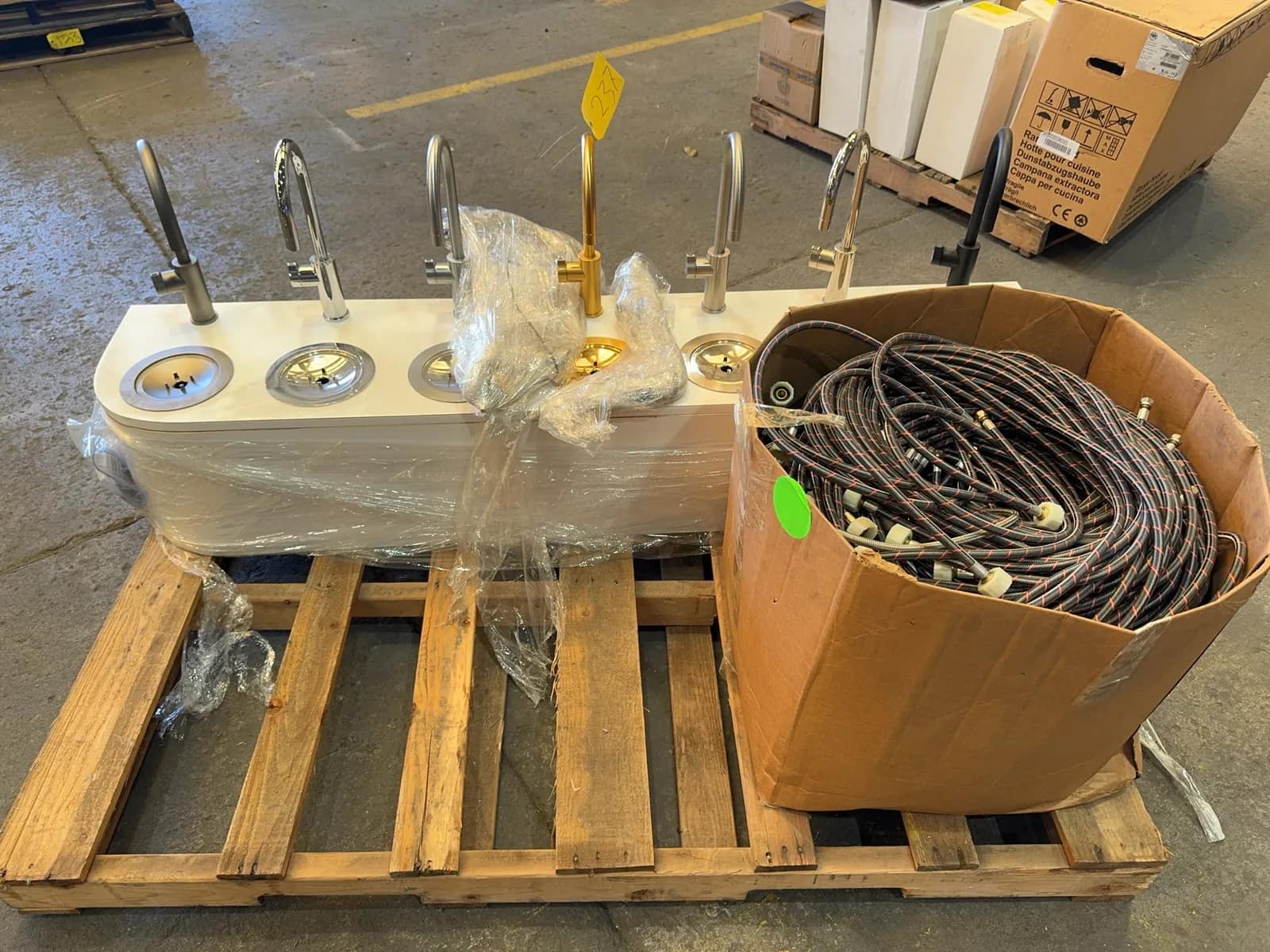 contents-of-pallet-7-assorted-sink-spouts-and-display-box-of-water-connection-hoses-and-more-c85d68