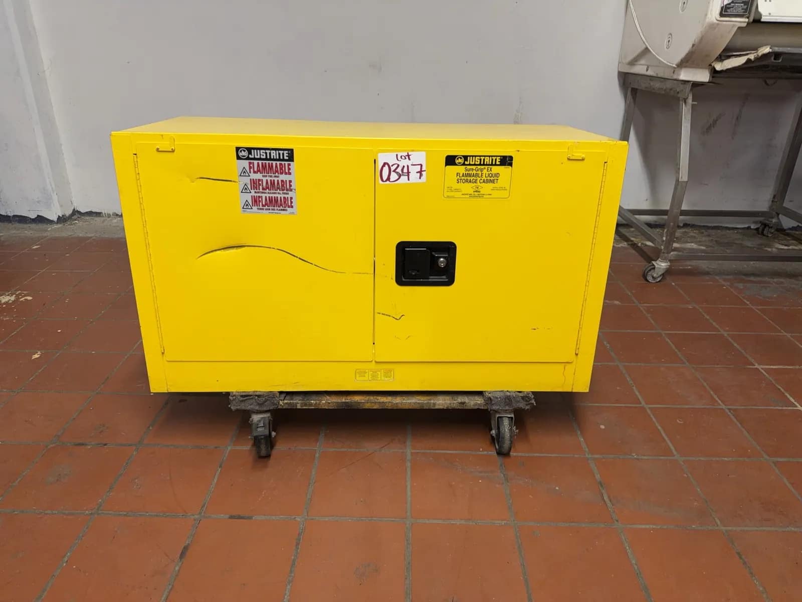 flammable-safety-cabinet-8dfdc5