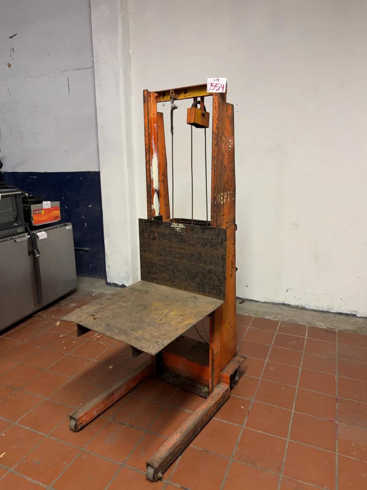 manual-stacker-768b7e