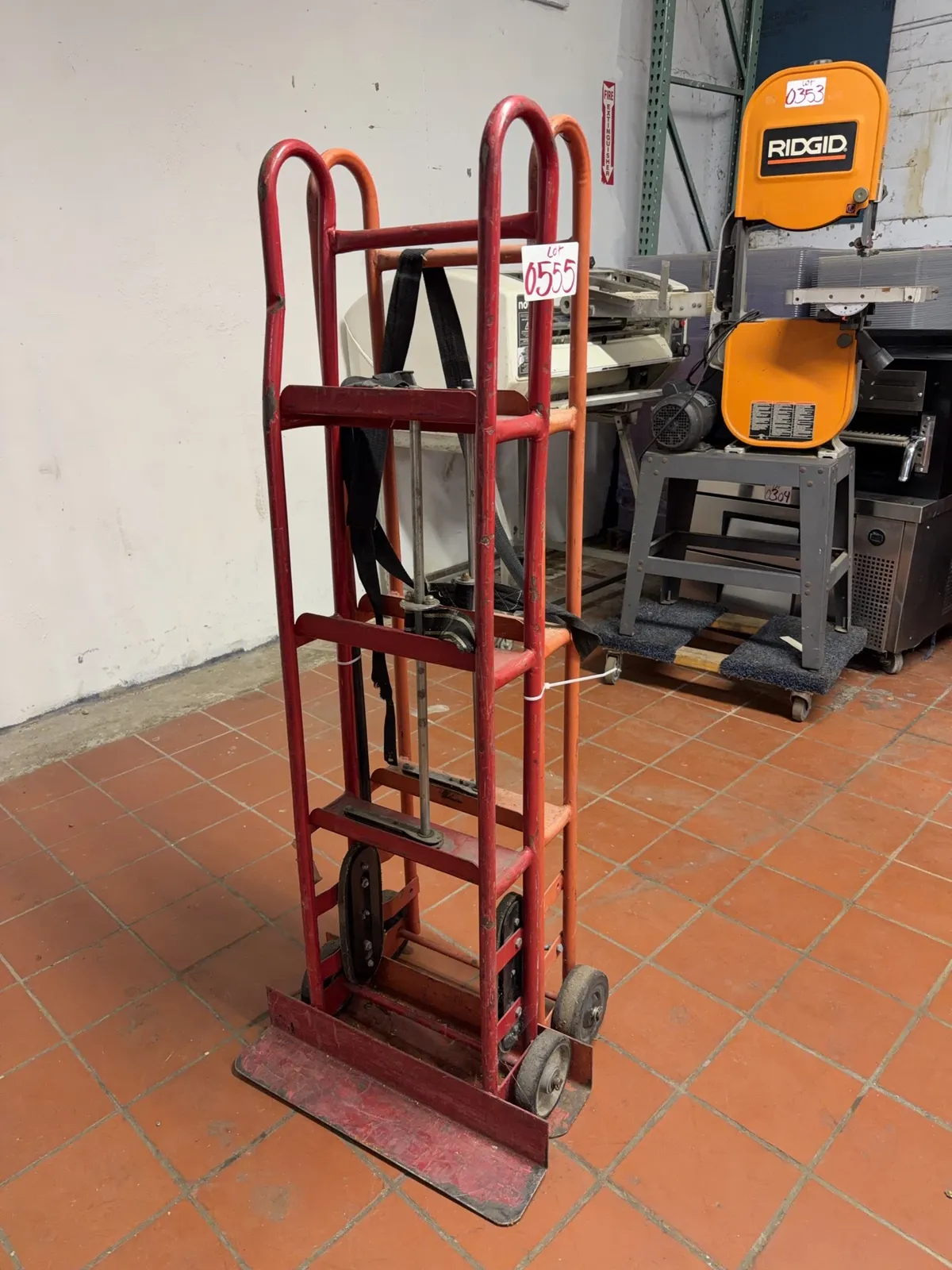 2-hand-trucks-mrjtc8yv