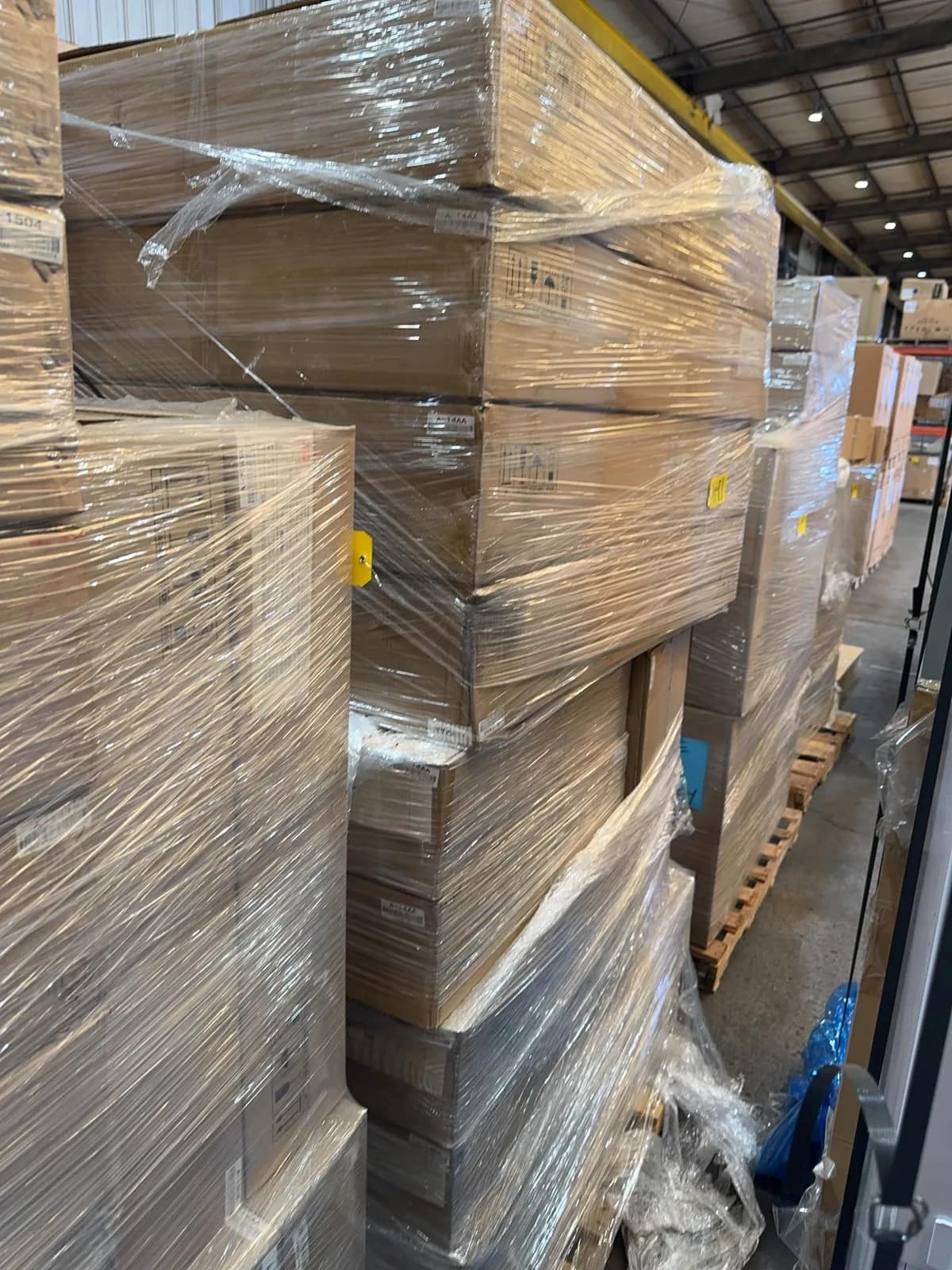 contents-of-pallet-assorted-oem-replacement-refrigerator-doors-z320361-mro5ci3j