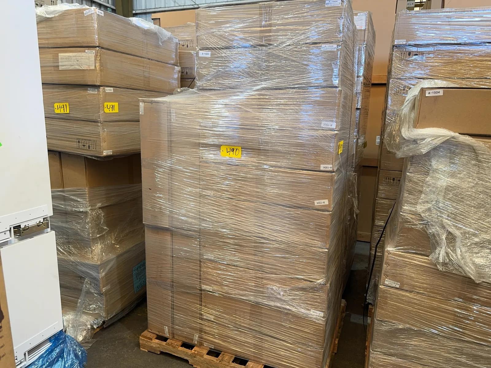 contents-of-pallet-assorted-refrigerator-doors-a-1504-43ee94
