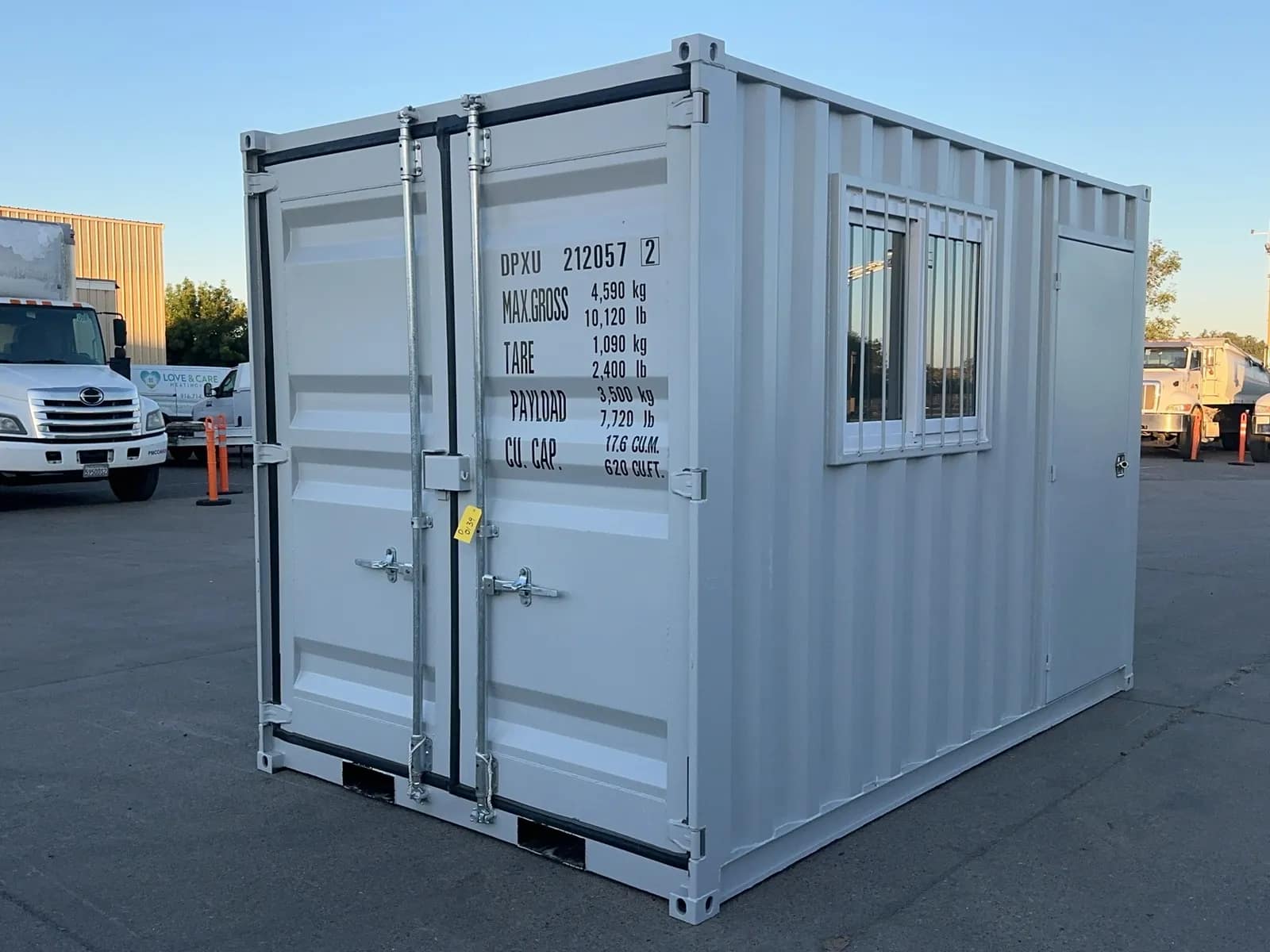 2026-12-container-with-man-door-and-window-mrpe5qfh