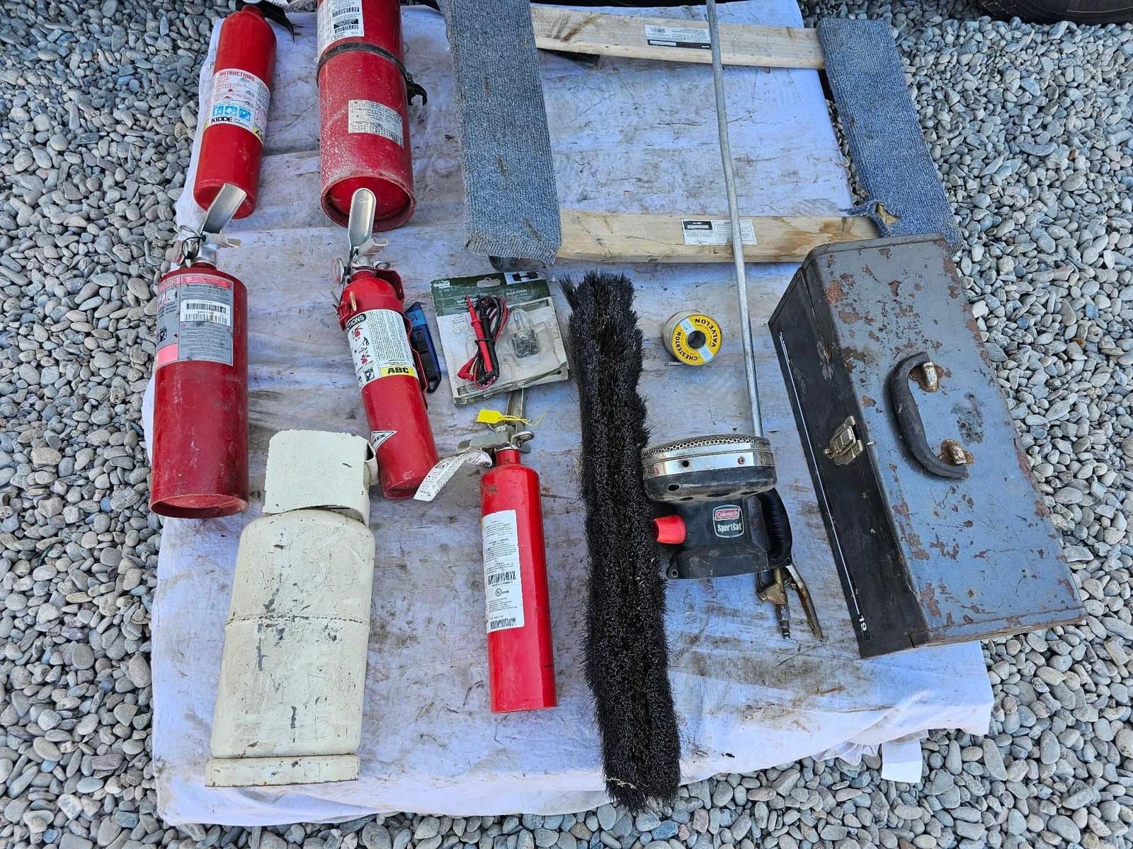 fire-extinguishers-tools-and-equipment-mrxsda2t