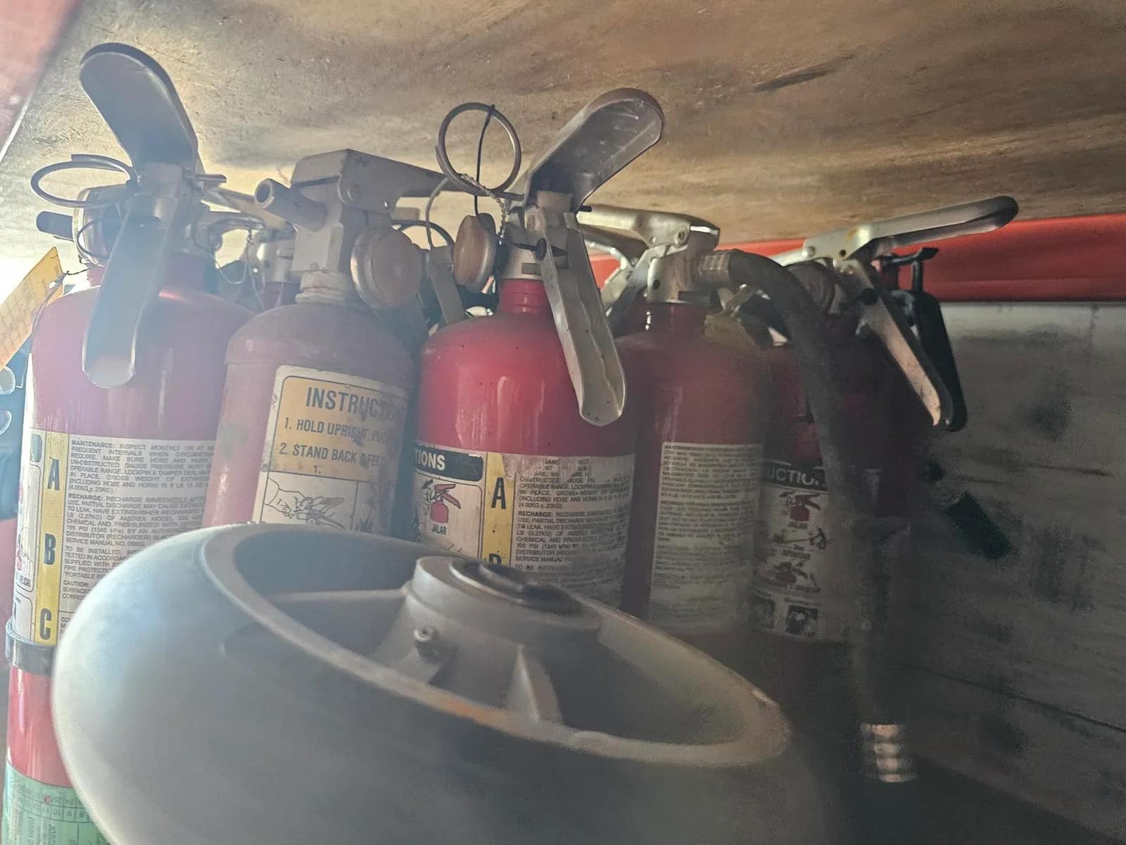 fire-extinguishers-mrxt6x81