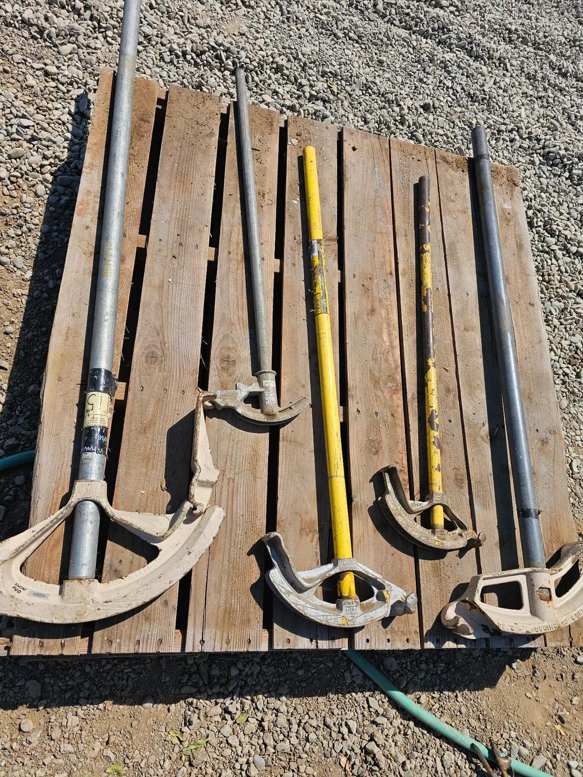 assorted-heavy-duty-pipe-benders-9055a1