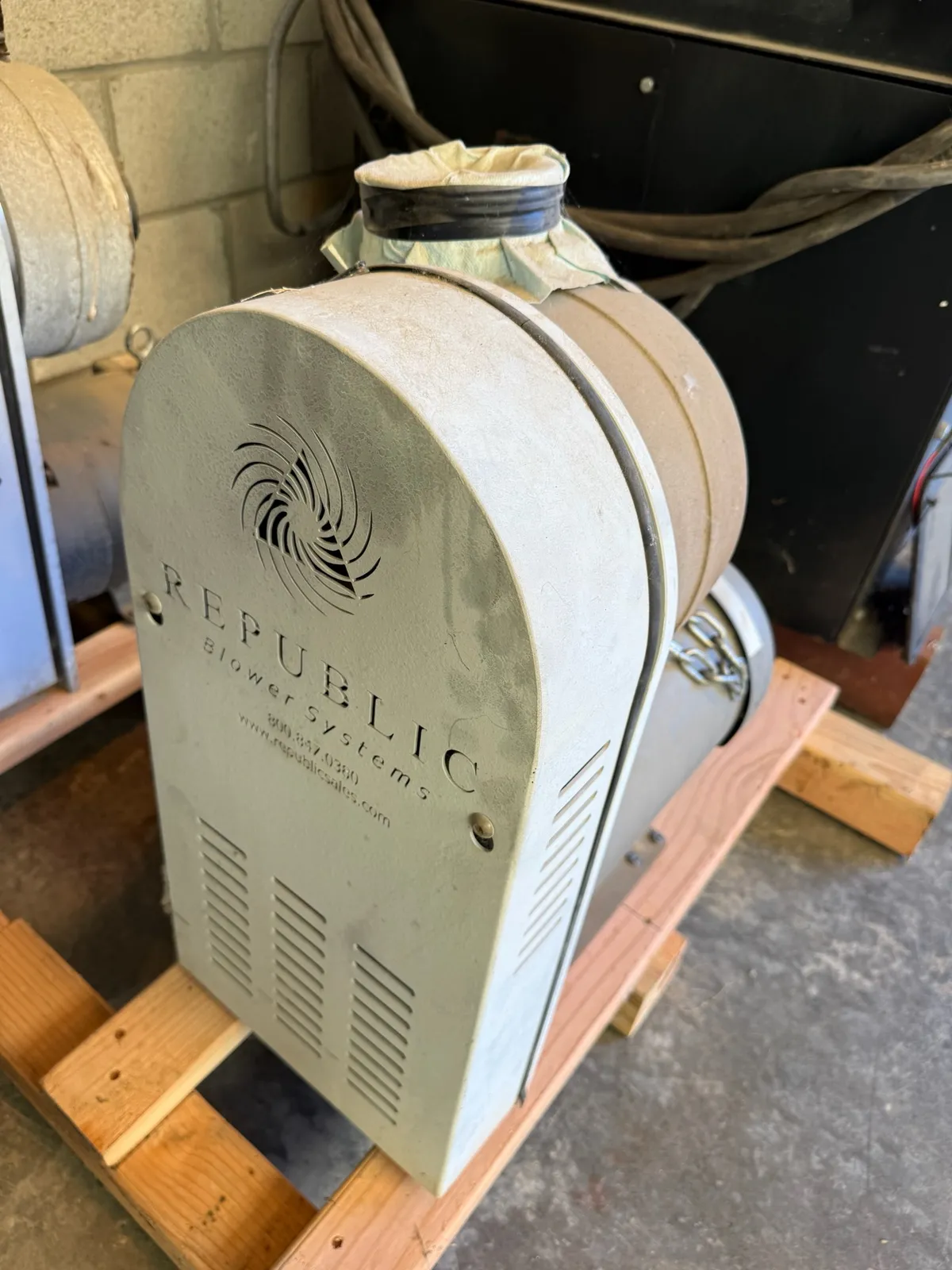 republic-industrial-blower-1-msjf1oi3