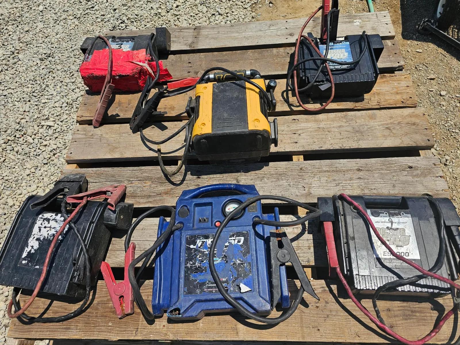 assorted-battery-chargers-and-jump-starters-e092e2