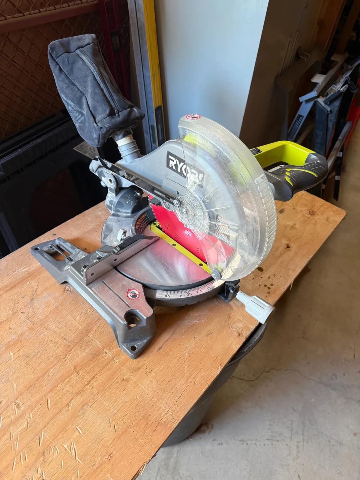 ryobi-10-inch-compound-miter-saw-with-laser-guide-ed9cab