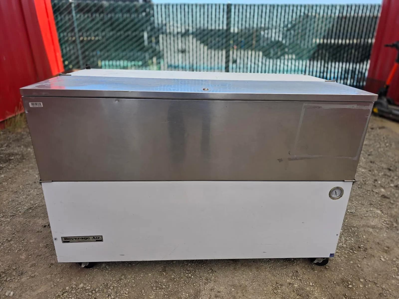 beverage-air-sm58n-normal-temp-single-access-milk-cooler-mobile-91850b