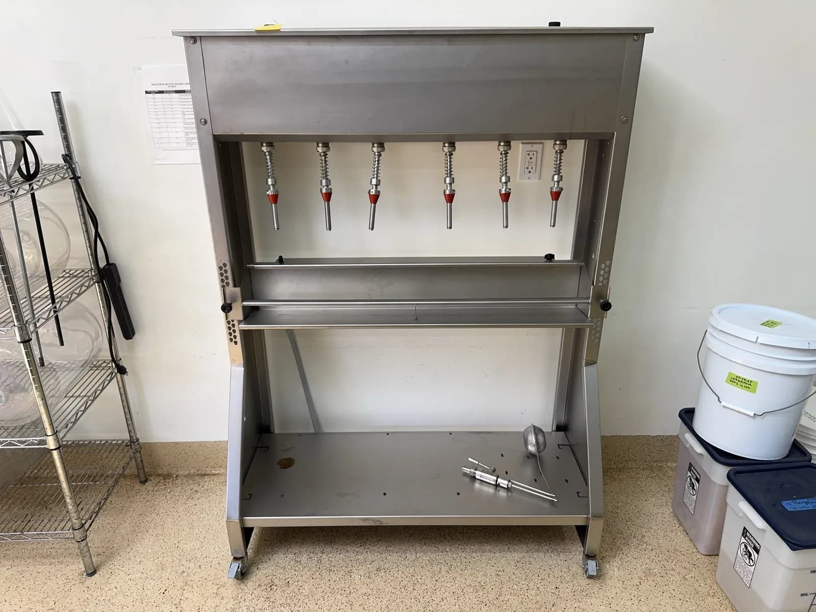 mori-6-nozzle-filler-station-ms7wj0pg