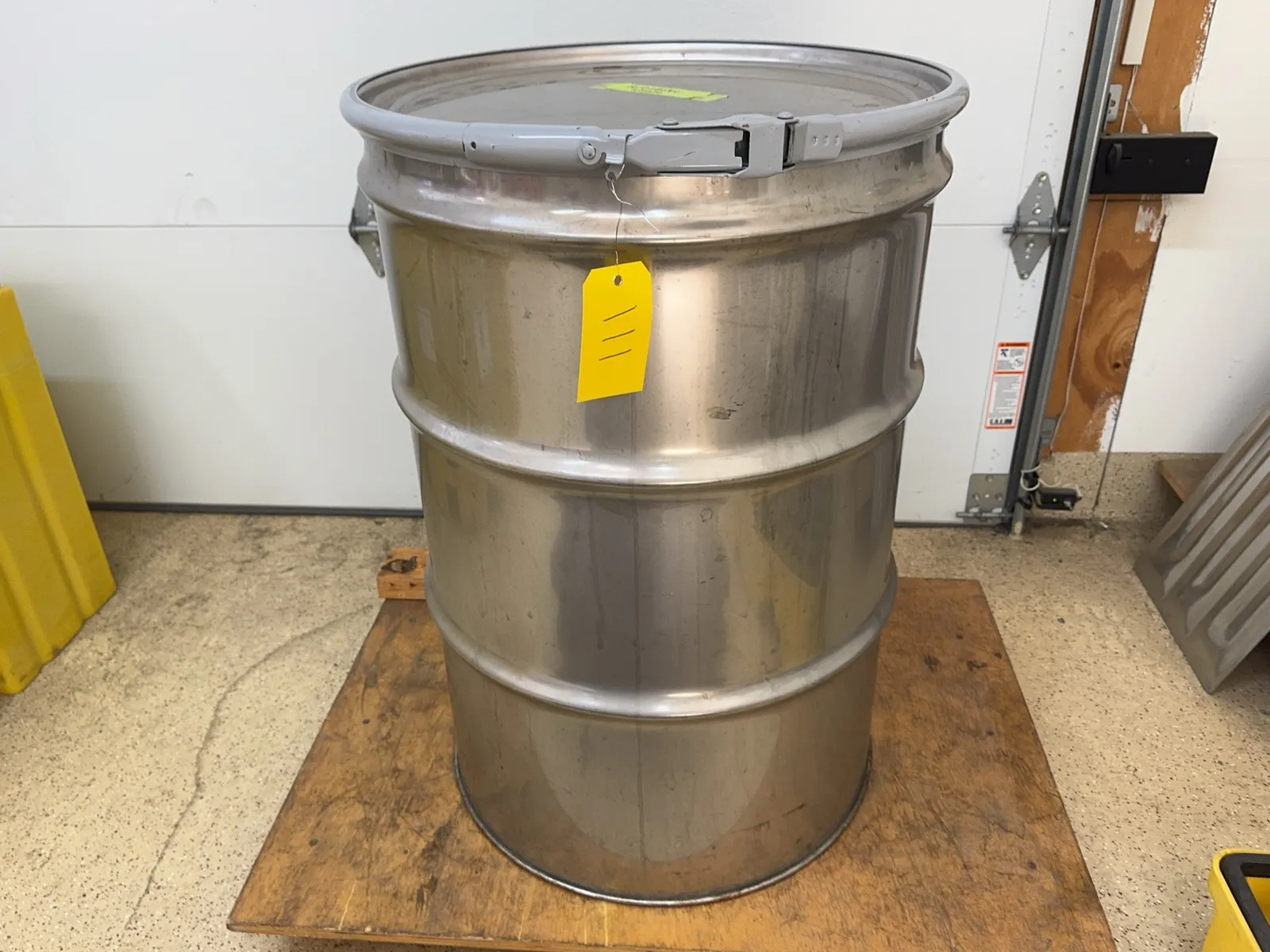 stainless-steel-55-gallon-drum-98e2b6