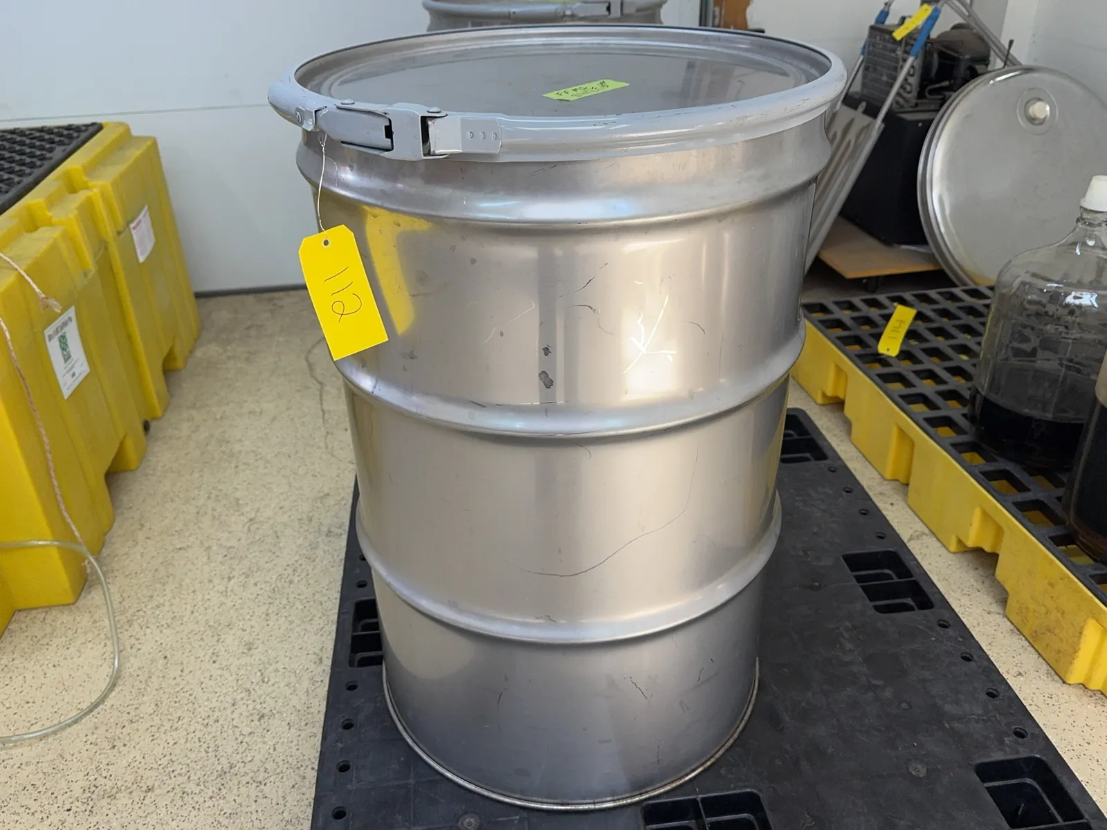 stainless-steel-55-gallon-drum-3e1385