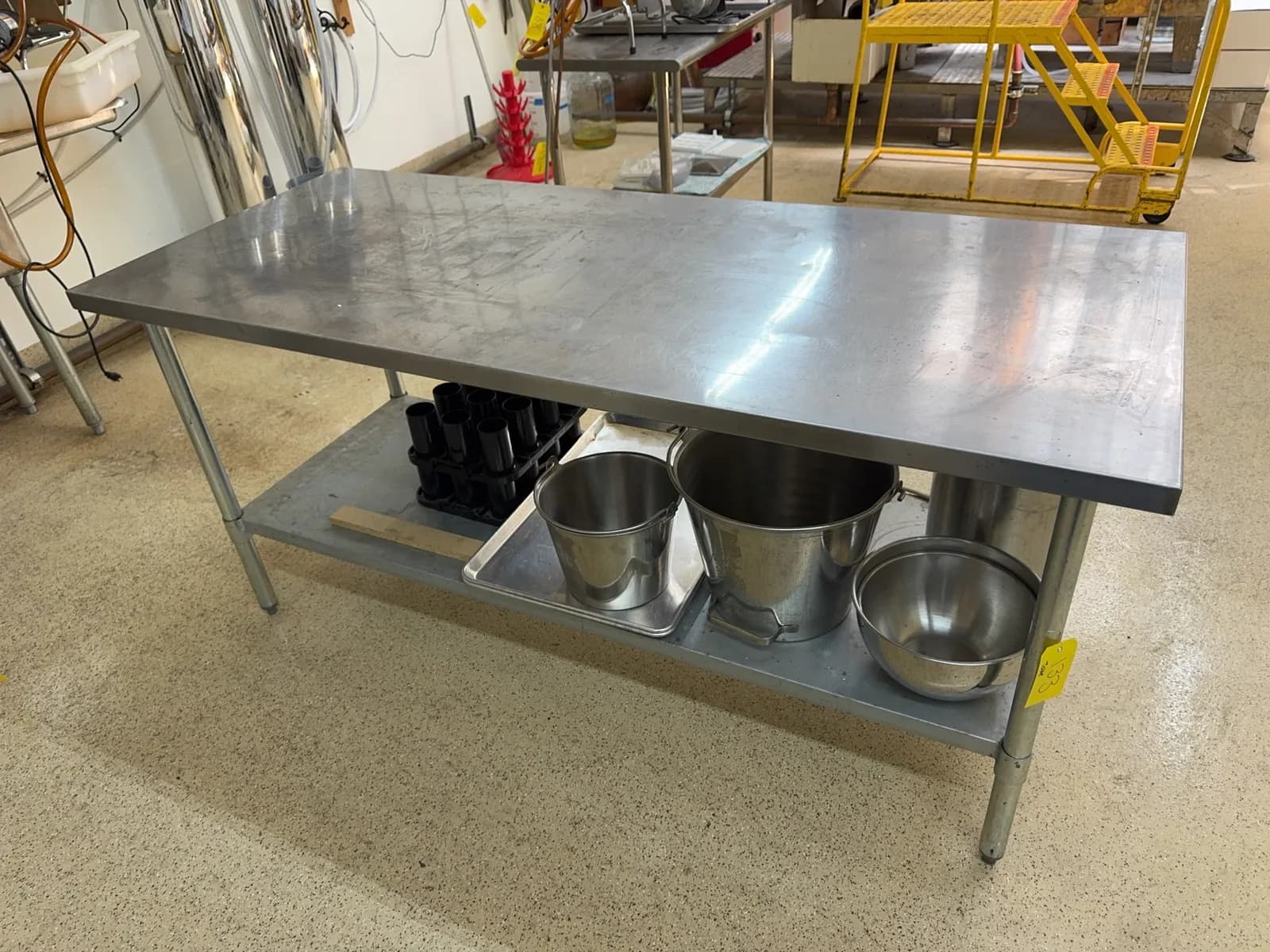 6-stainless-steel-table-and-contents-mixing-bowls-02779b