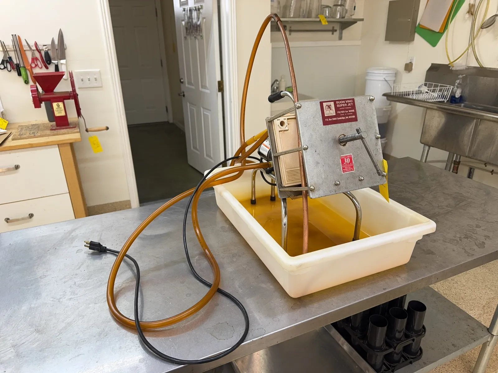 buon-vino-super-jet-6-plate-filtration-system-with-flojet-pump-ms802k05