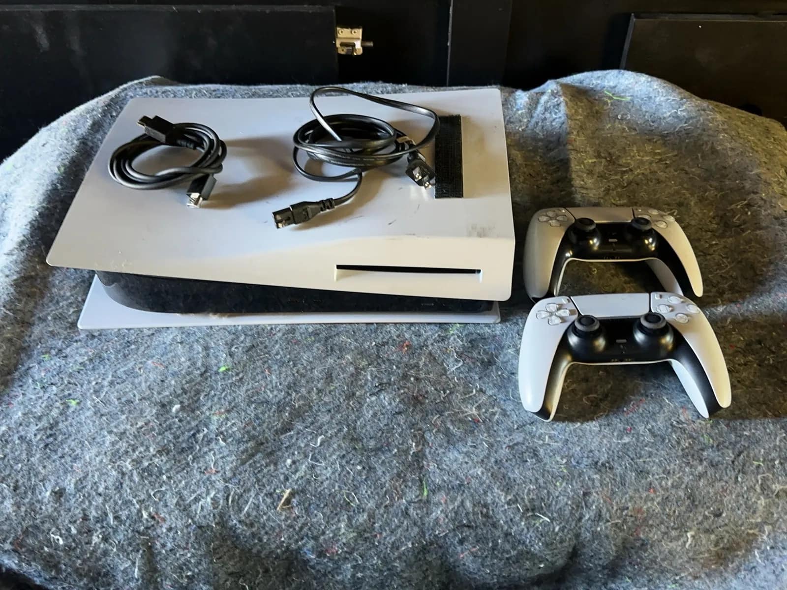 ps5-console-with-2-controllers-and-cables-included-abae20