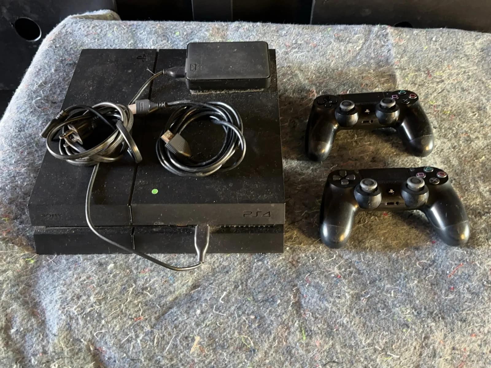 ps4-console-with-2-controllers-and-cables-included-d75741
