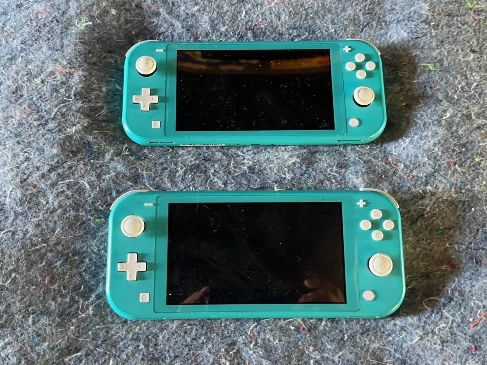 2-nintendo-switch-consoles-d18471