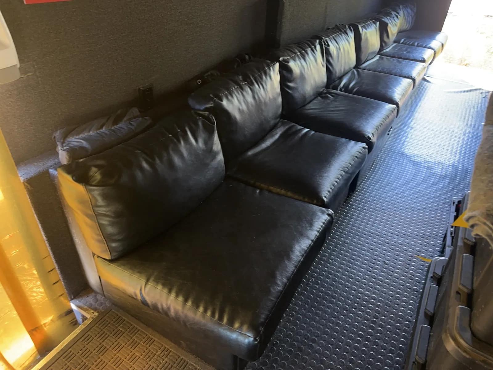 18-leather-couch-dc0a15