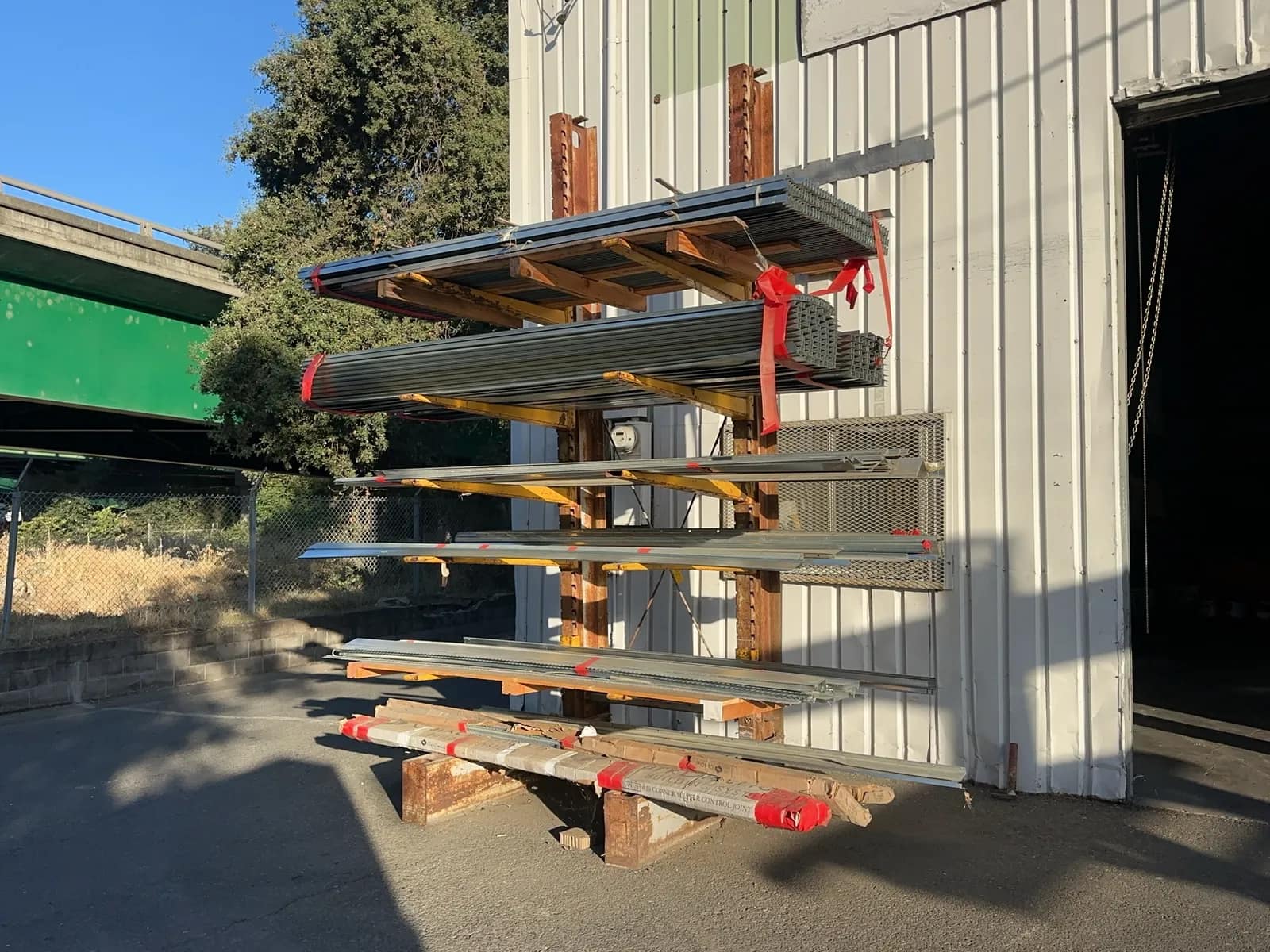 13-material-rack-contents-not-included-4b65af