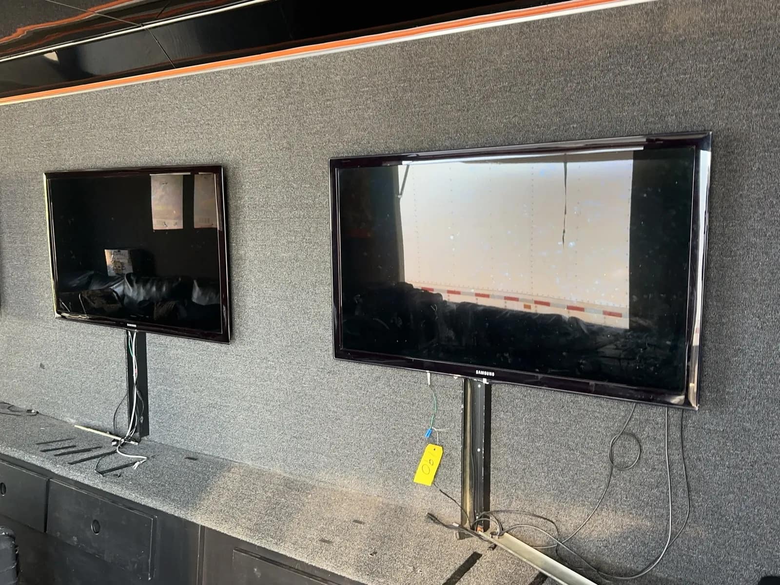 2-samsung-45-flat-screen-tvs-e2c82f