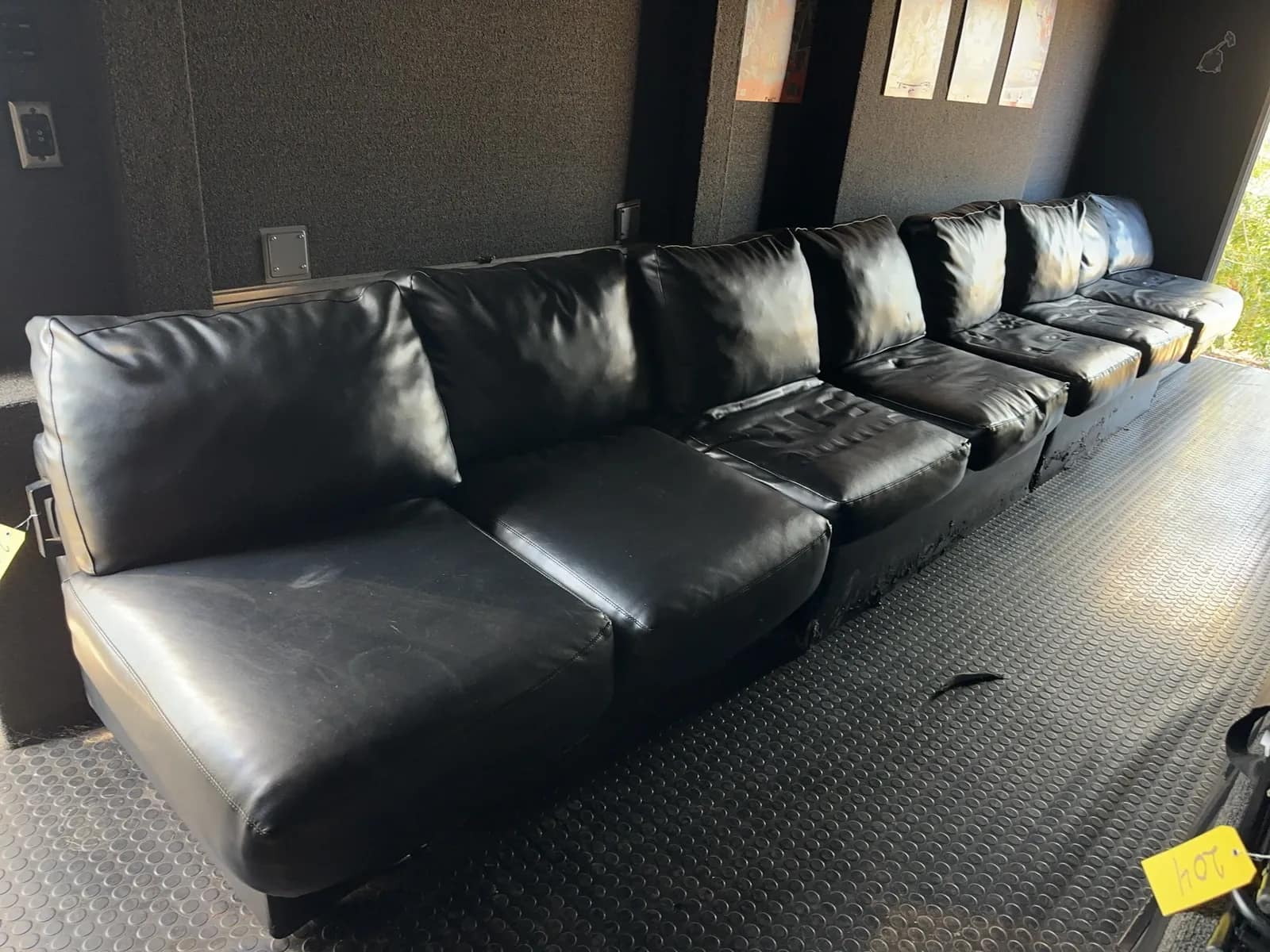 4-modular-leather-seats-9b15bf