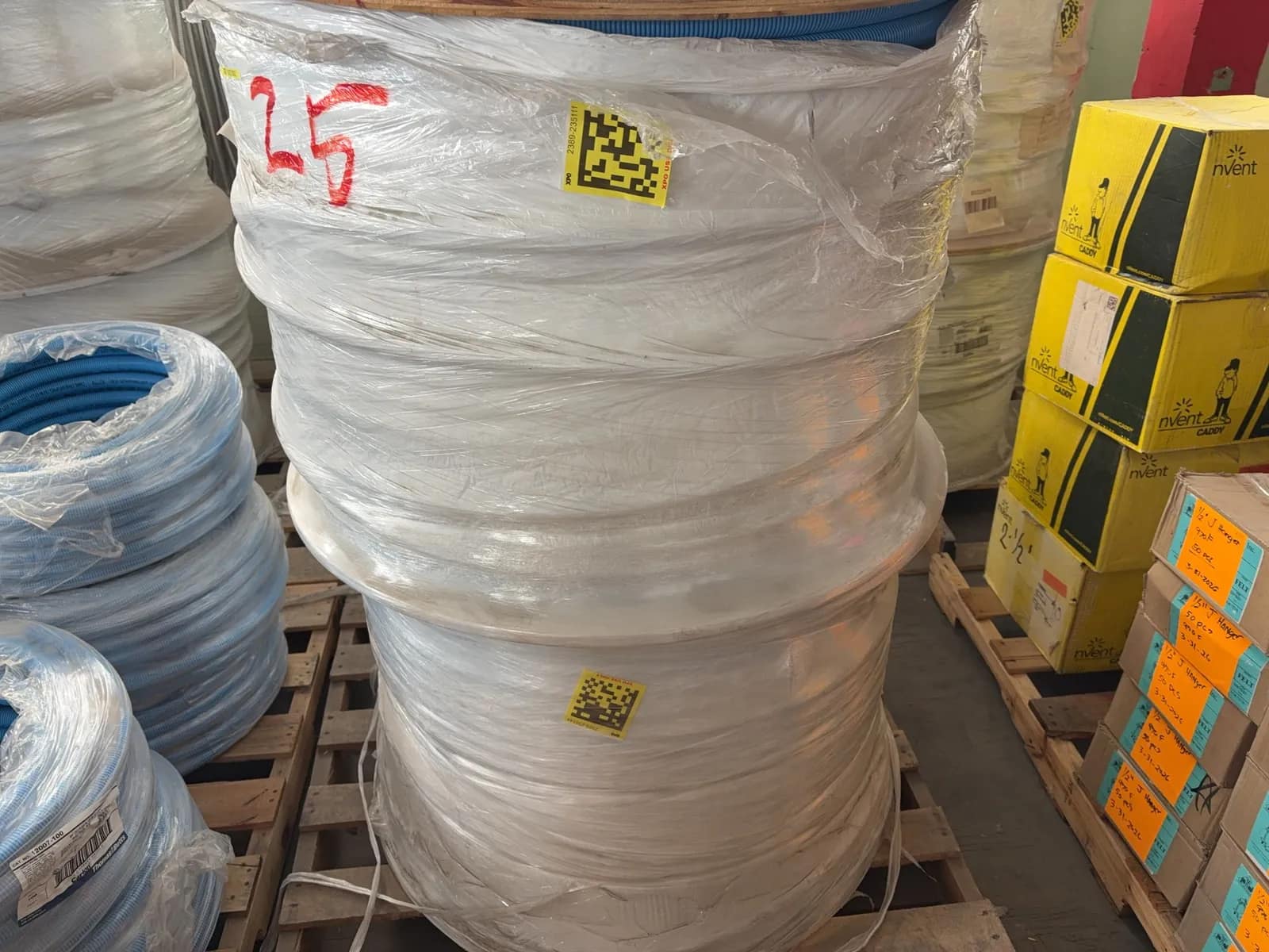 contents-of-pallet-2-rolls-of-1000-3-4-blue-ent-8e8d39