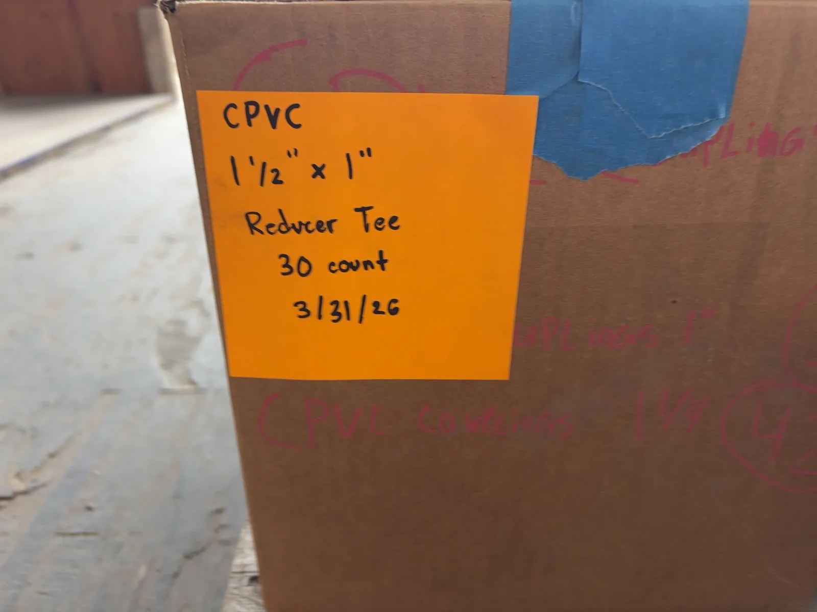 contents-of-pallet-assorted-cpvc-tees-elbows-couplings-and-more-mst6kluz