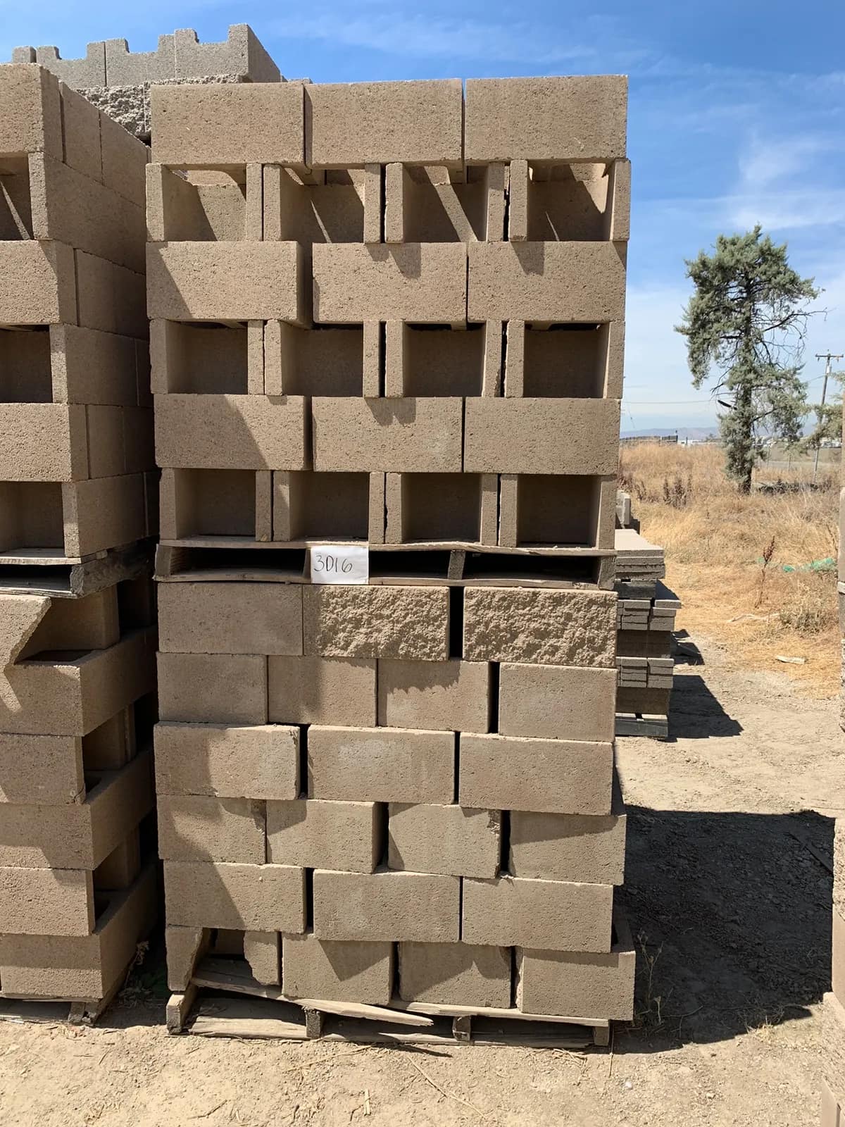 2-pallets-of-12x8x16-s1s-oe-std-tan-af4db5