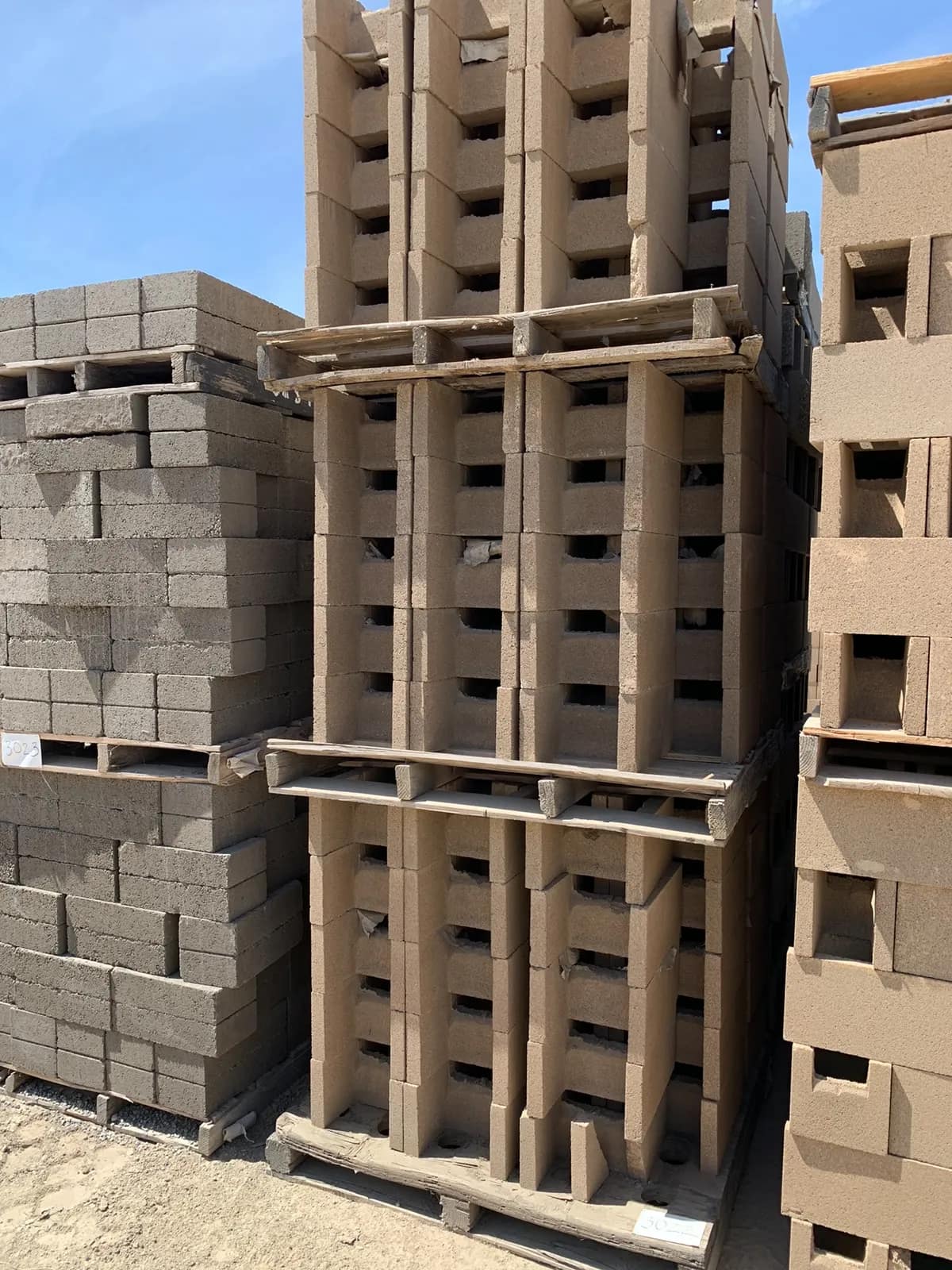 3-pallets-of-12x8x16-doebb-tan-mt1xnzpe