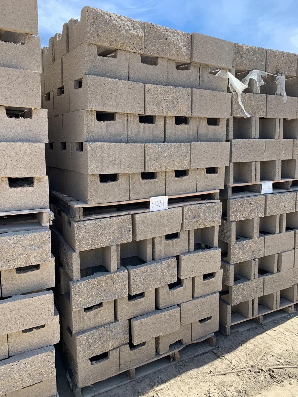 2-pallets-12x8x16-s1s-oe-std-tan-f205f9