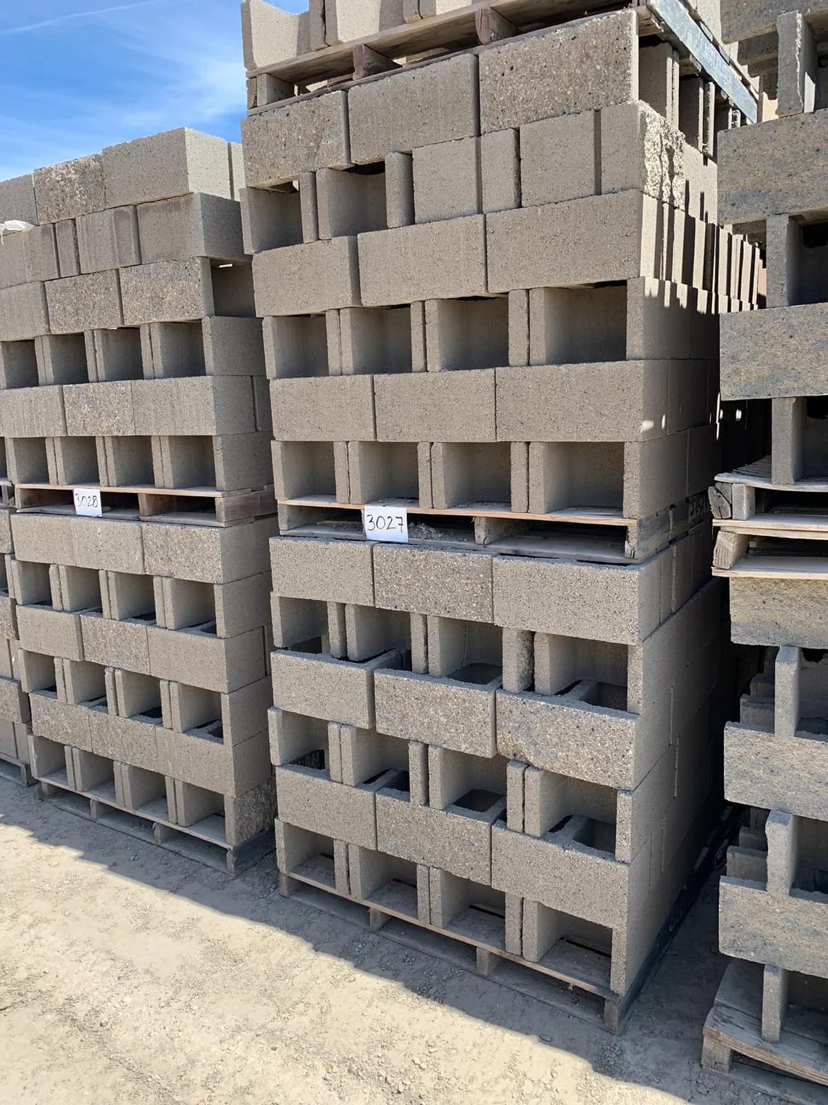 2-pallets-12x8x16-s1s-oe-std-tan-275d4c
