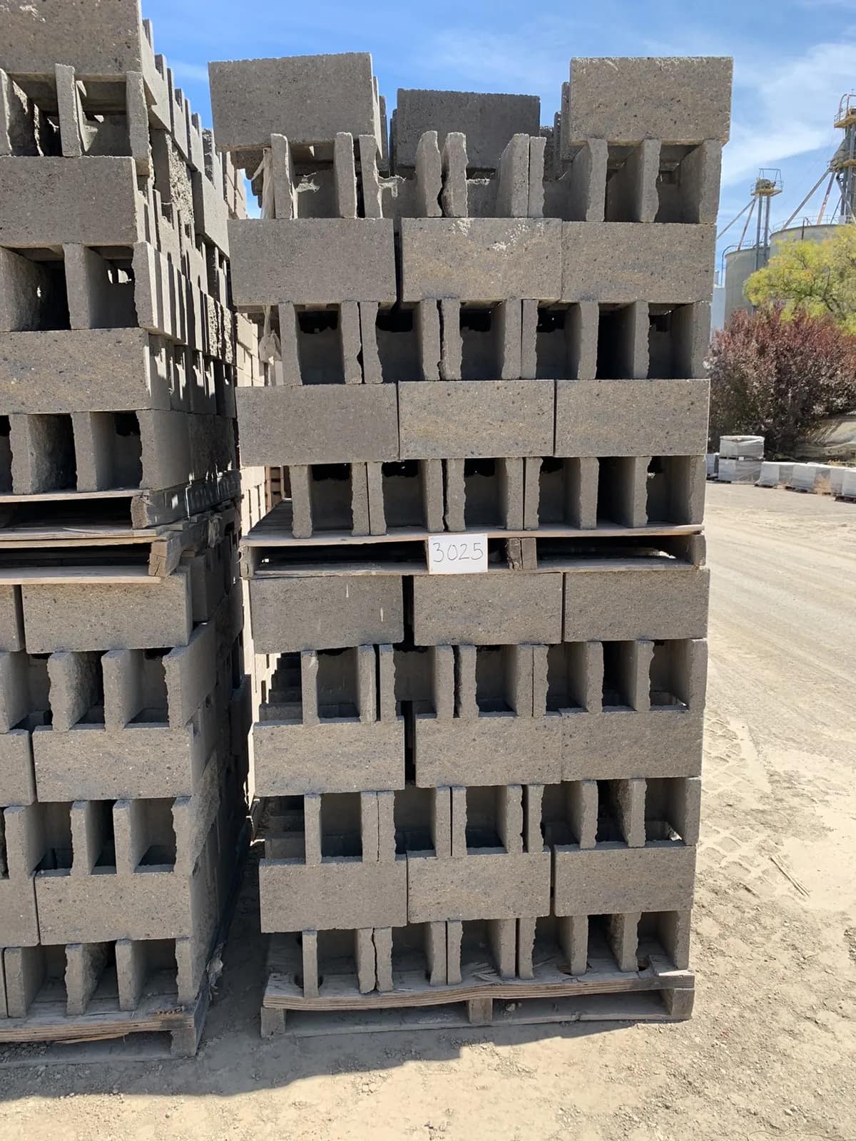 2-pallets-8x8x16-s1s-oebb-gray-43032a