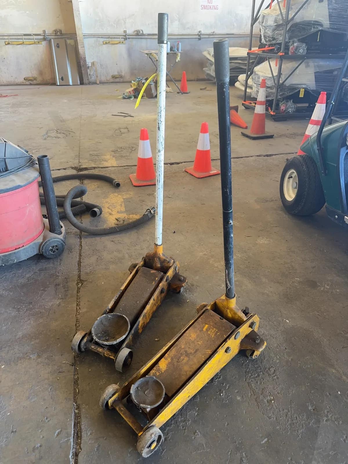 2-rolling-jacks-mtj0q2by