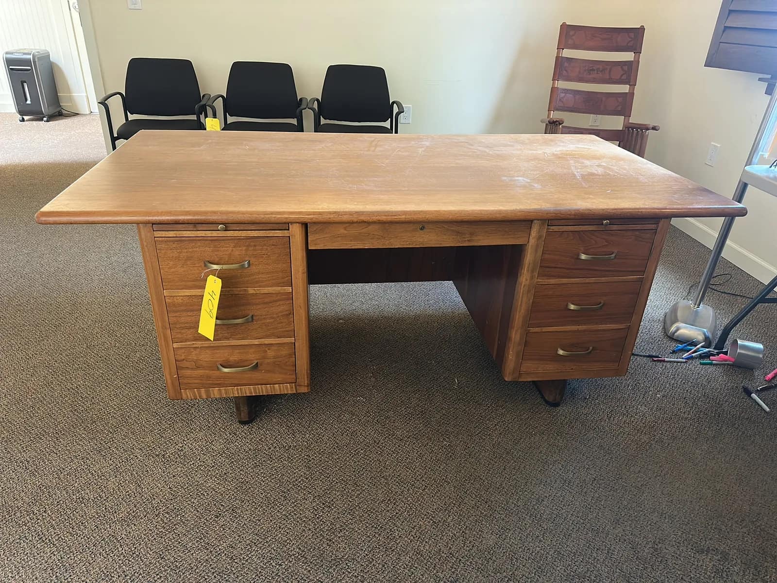 vintage-office-desk-bb16e5