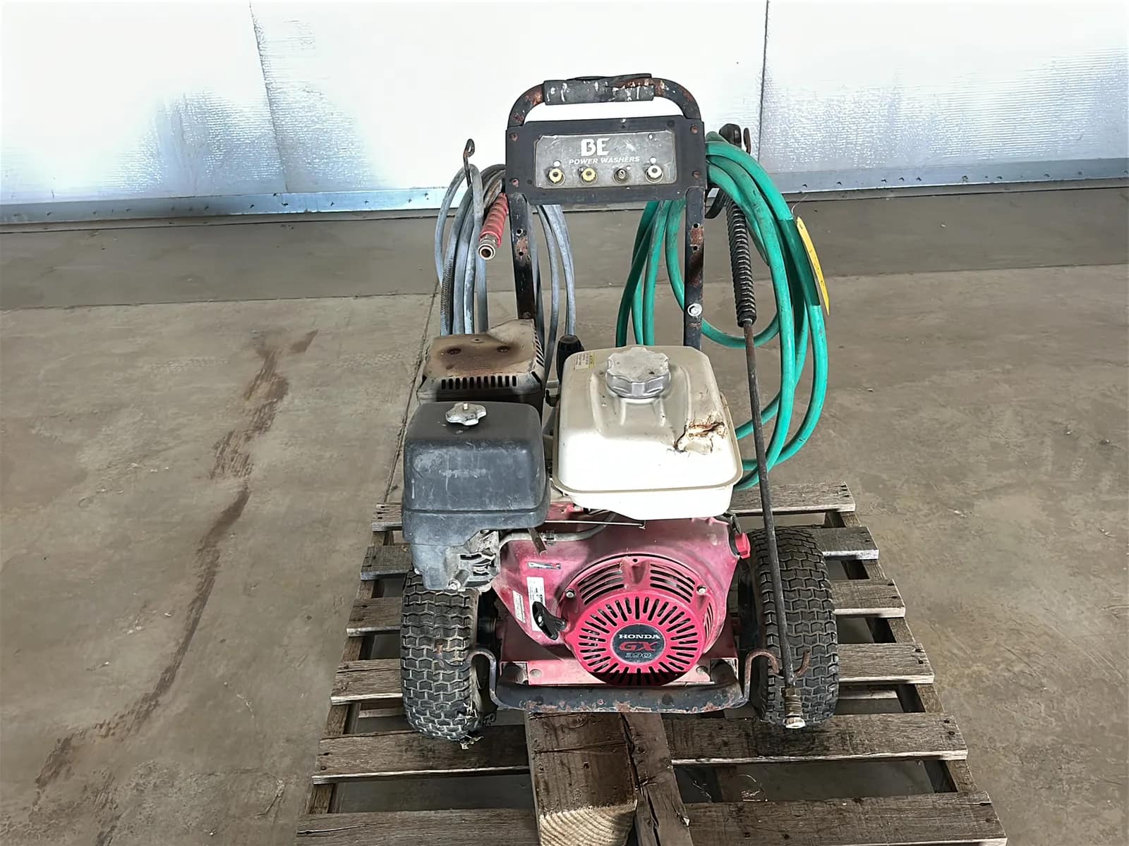 gasoline-powered-pressure-washer-mtkii3a9