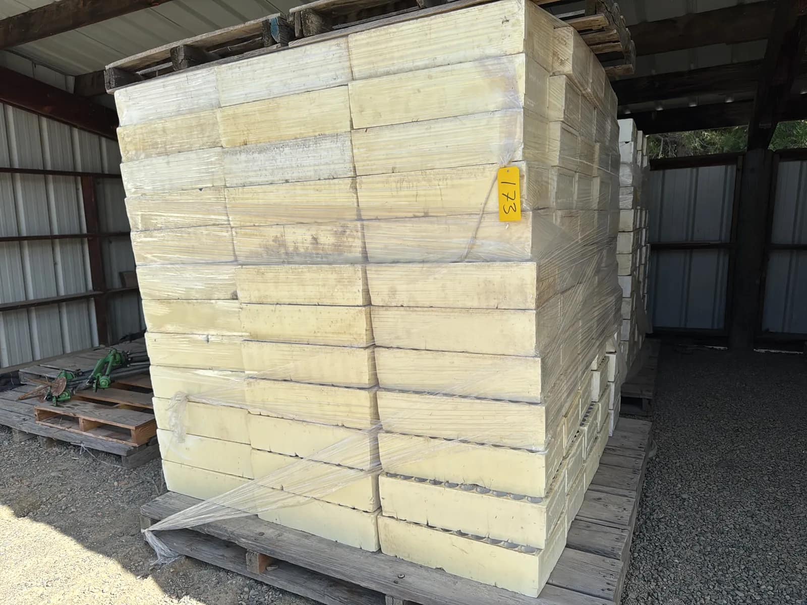 contents-of-pallet-superblock-styrofoam-60-256ml-02840a