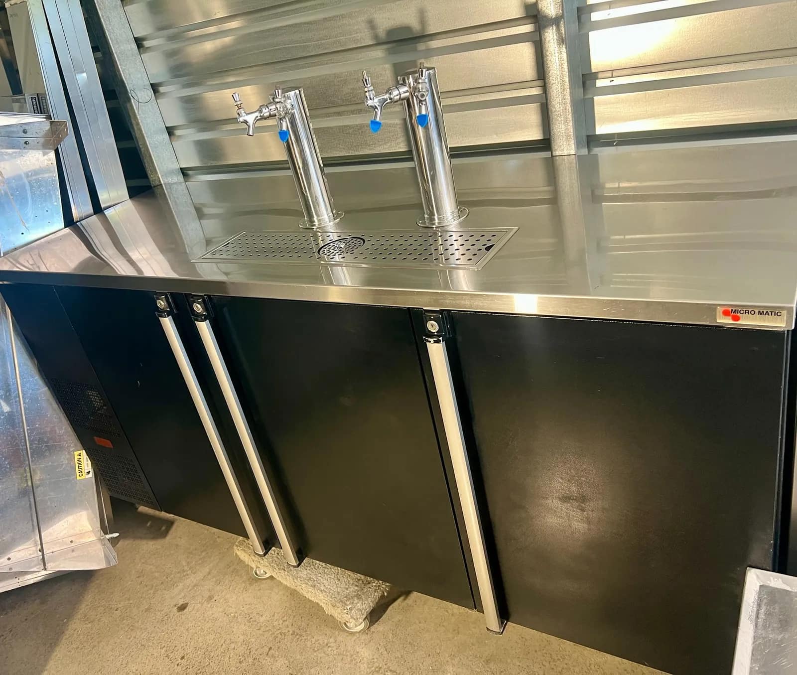 micro-matic-4-tap-full-keg-capacity-stainless-steel-commercial-draft-beer-dispensing-station-mturc71u