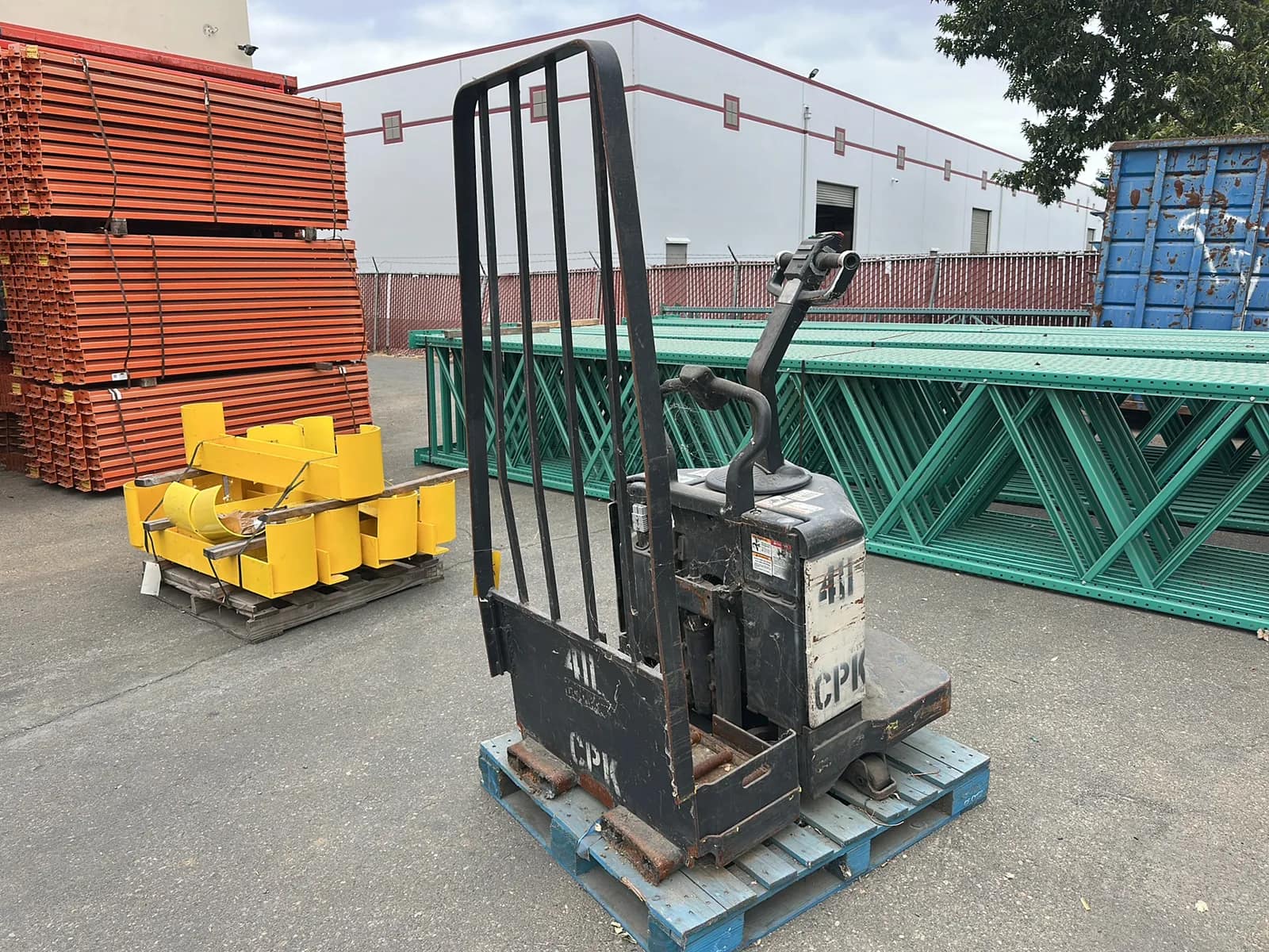 crown-8000-lb-capacity-electric-pallet-jack-13a3f6