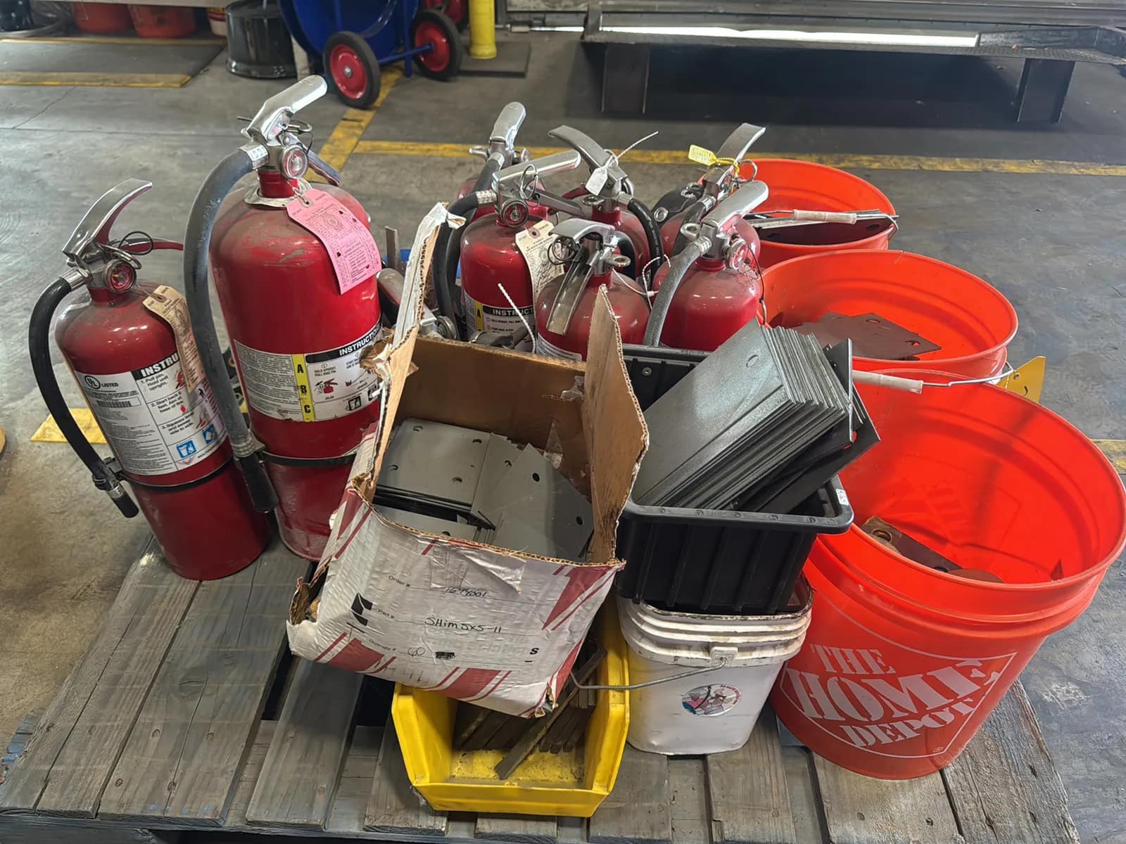 contents-of-pallet-fire-extinguishers-ppe-harnesses-steel-plate-and-more-142171