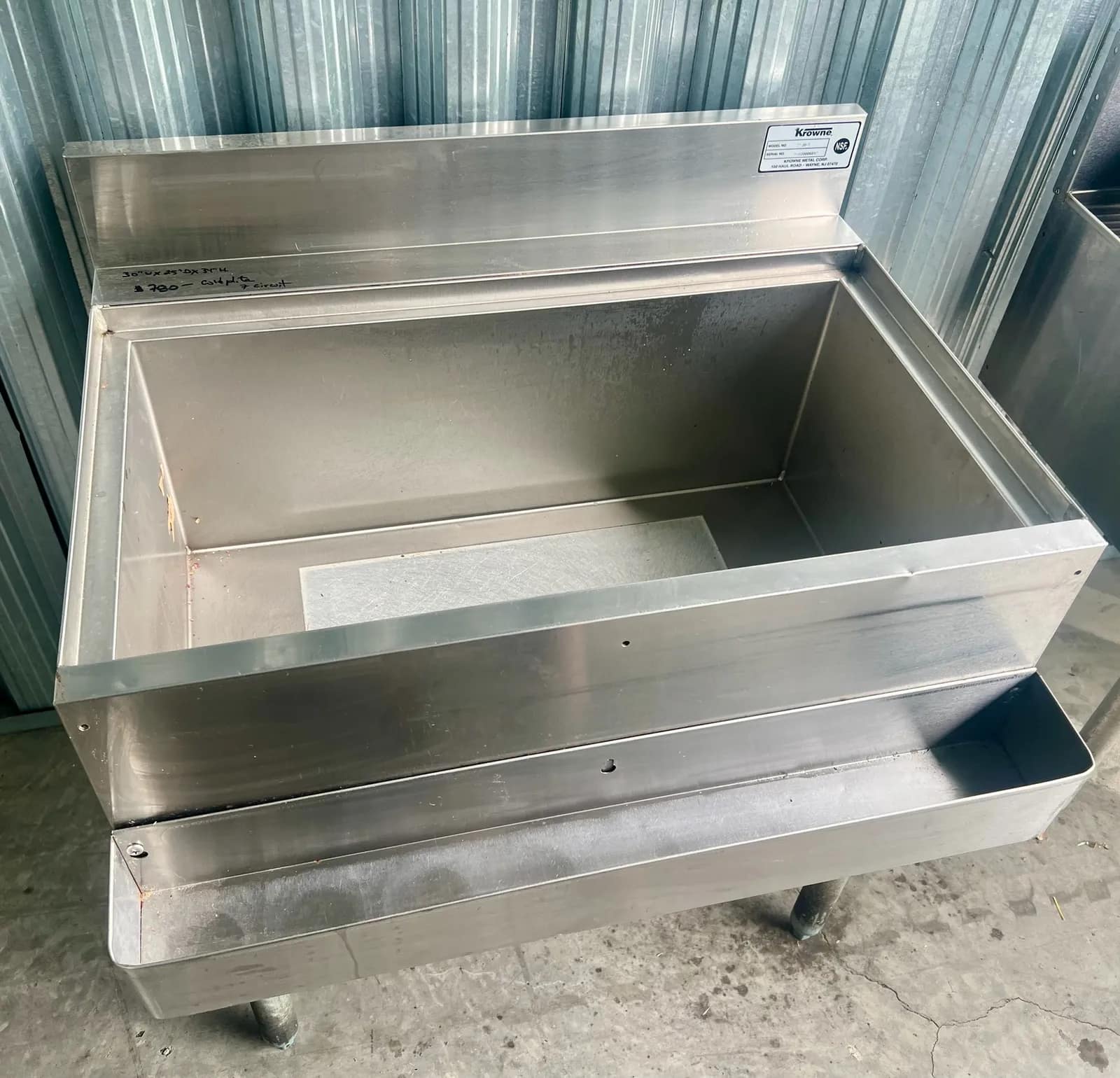 krowne-bar-cold-plate-ice-well-537acf