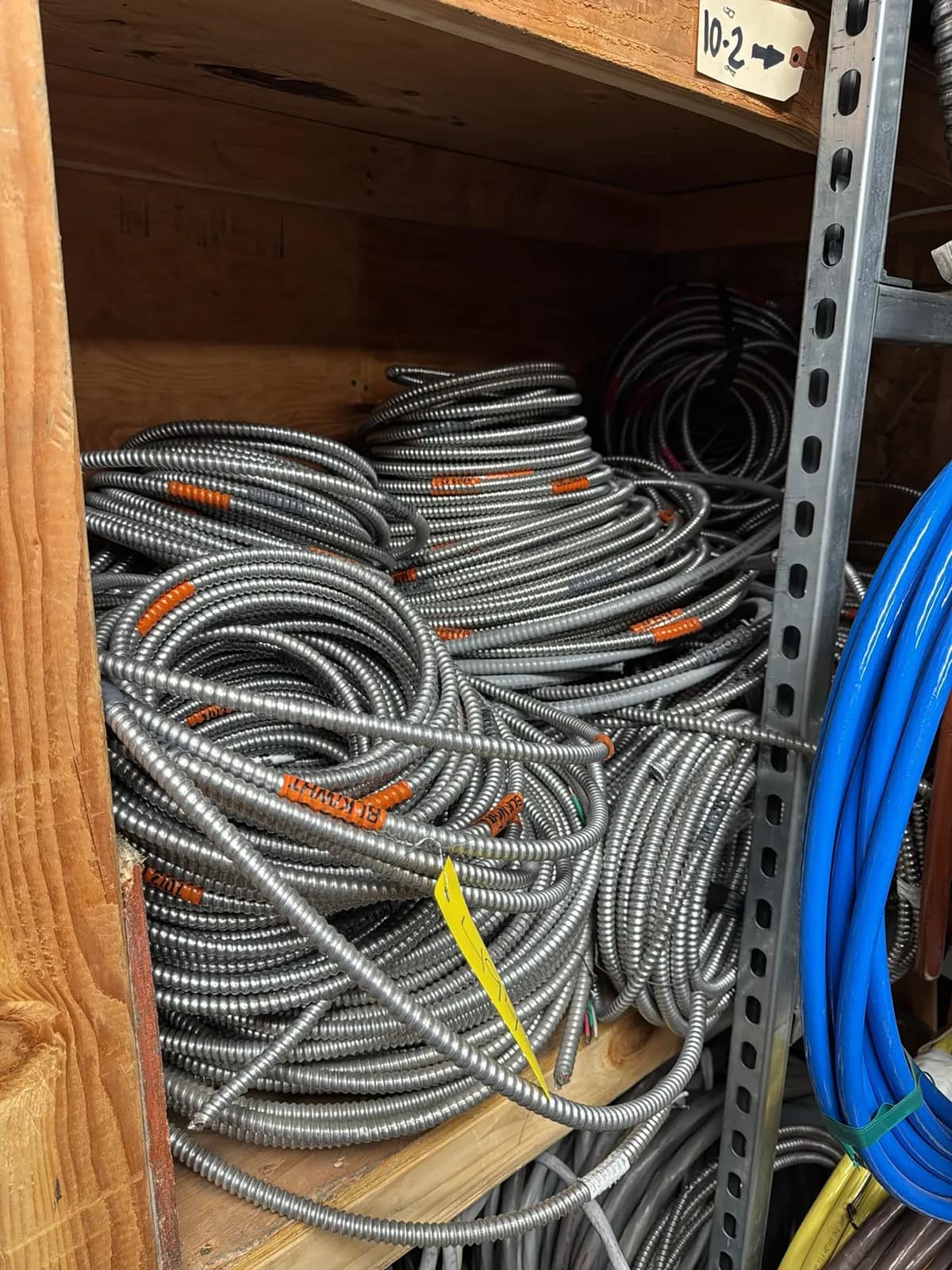 contents-of-1-shelf-assorted-conduit-mubiy80g