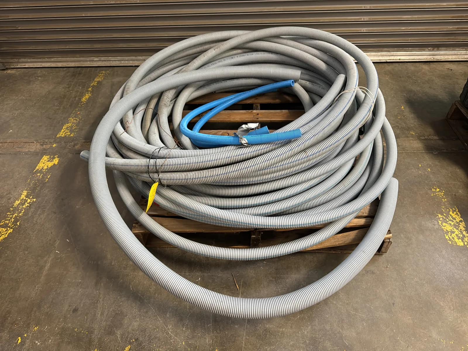 contents-of-pallet-plastic-conduit-b4ee4a