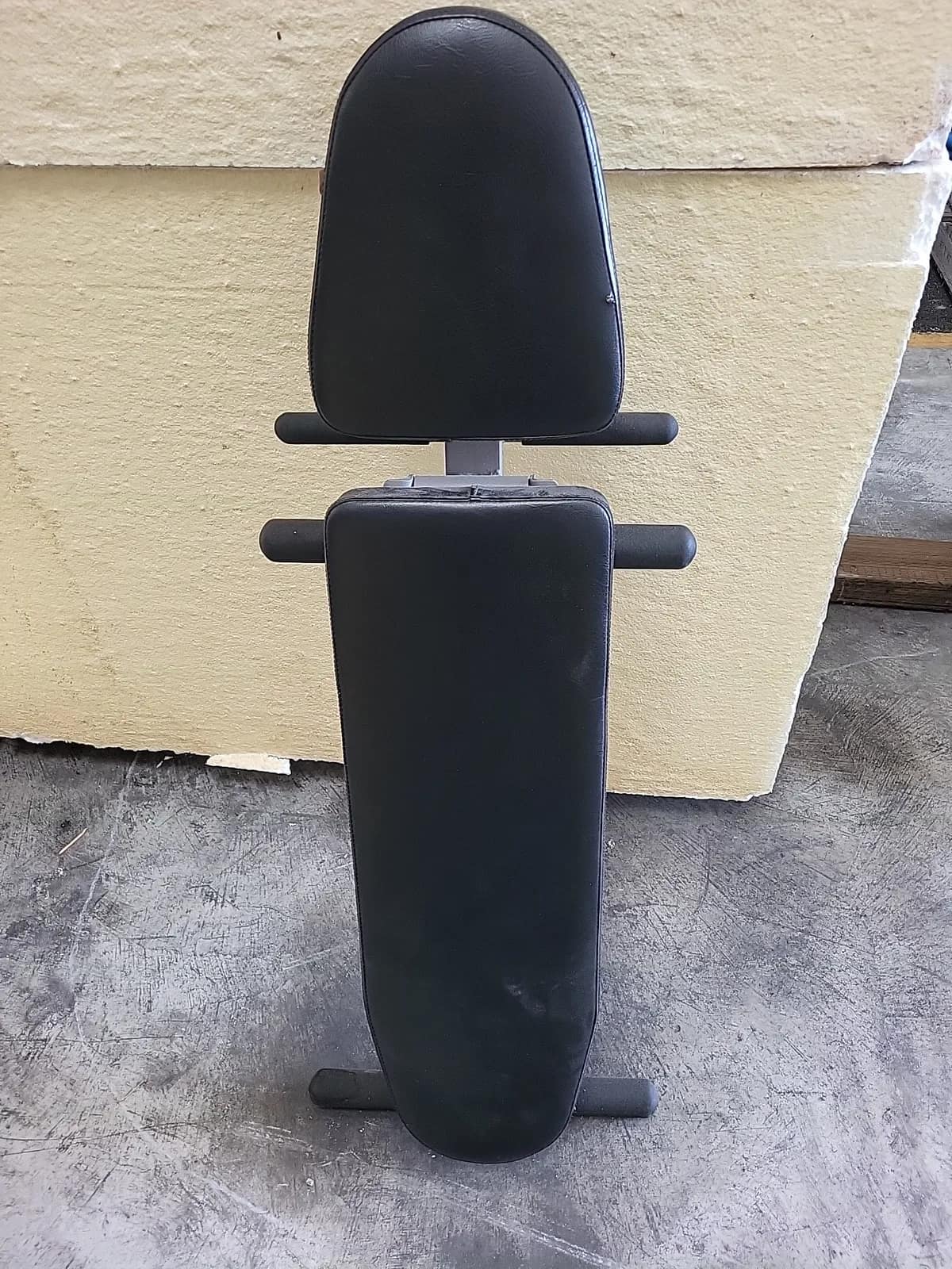 exercise-bench-d465a4
