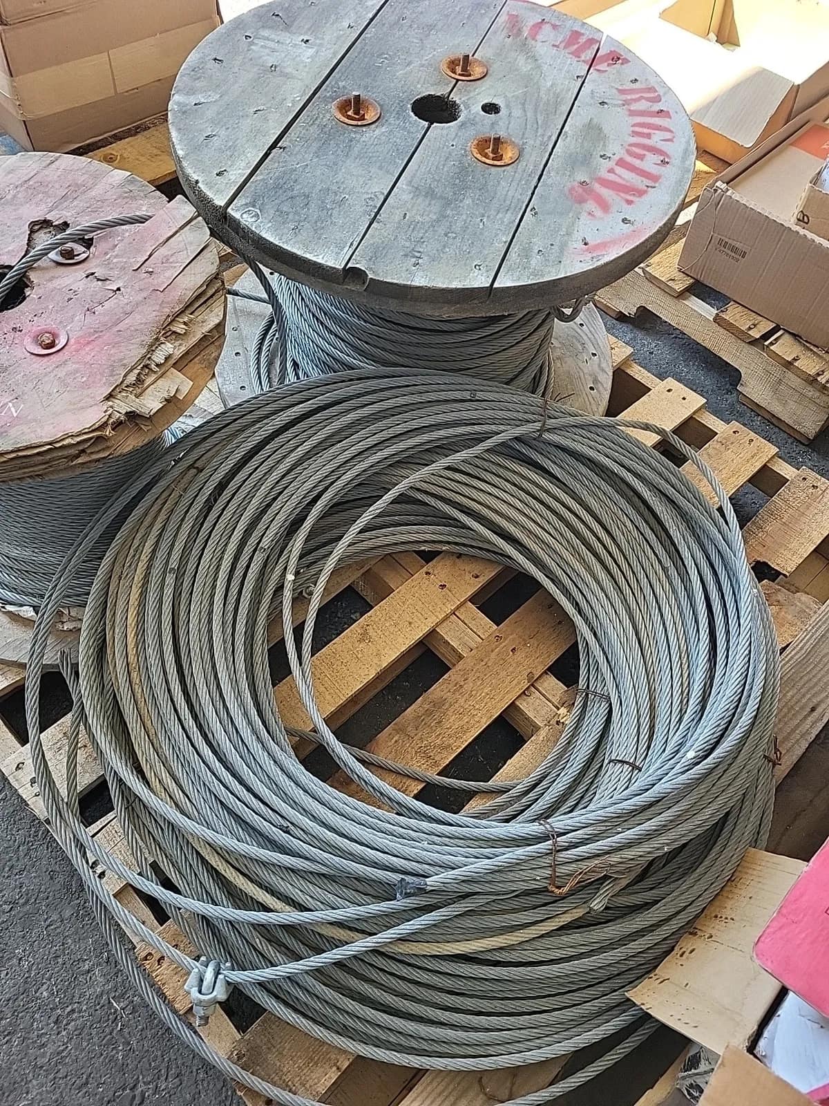 pallet-of-wooden-cable-spool-with-steel-wire-rope-mu4rs4q7